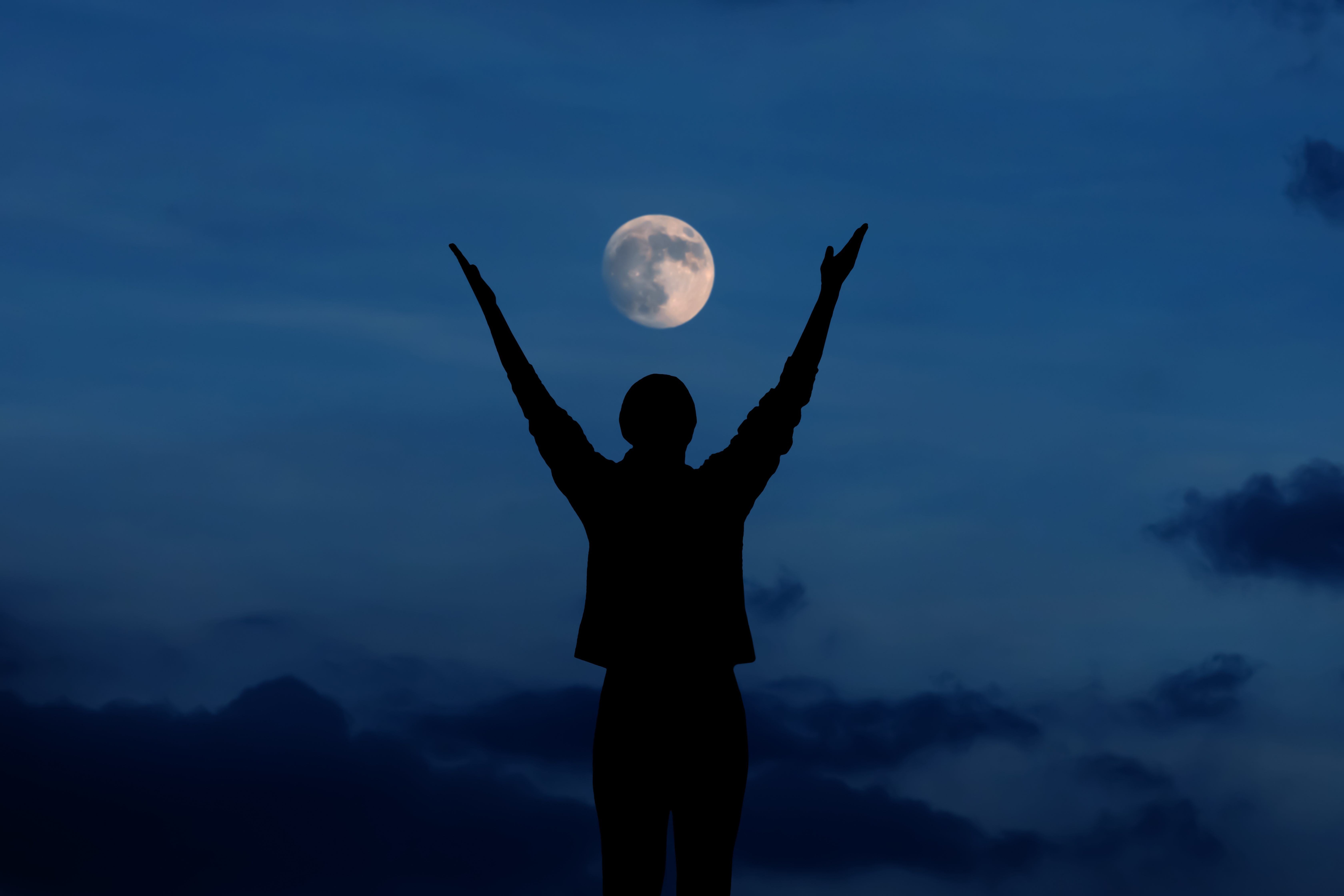 Qué es bueno hacer y no hacer durante una Luna llena, según la astrología
