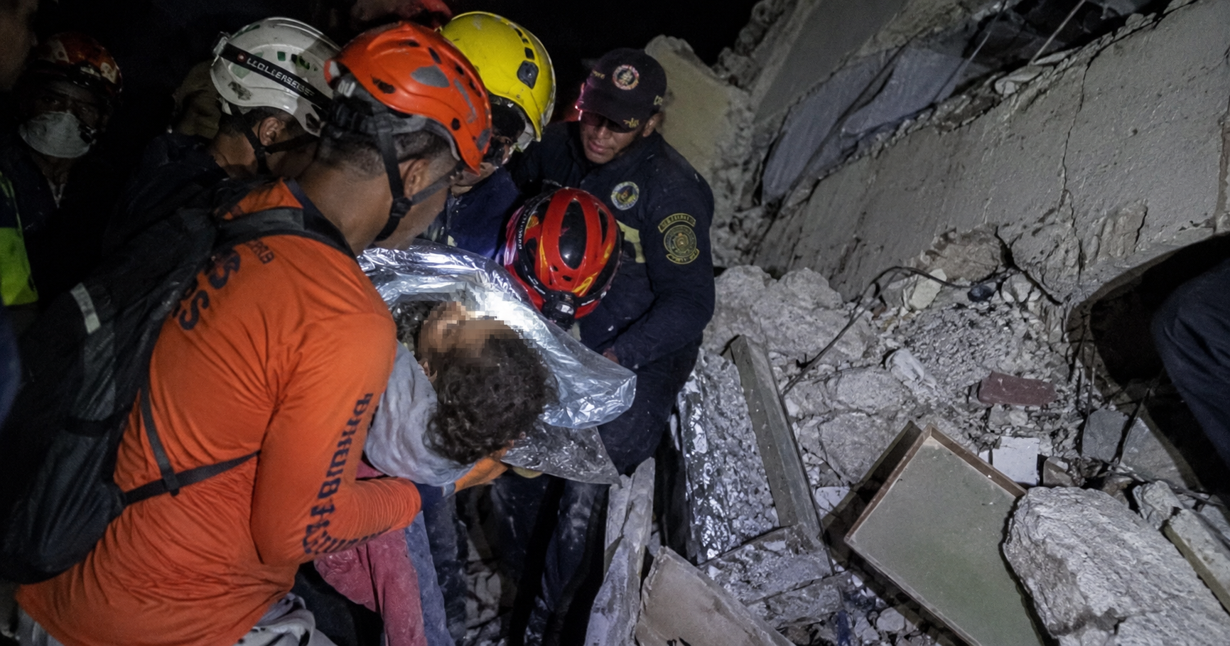 Milagro entre los escombros en Venezuela: reportan el hallazgo de una familia con vida a 12 días del terremoto