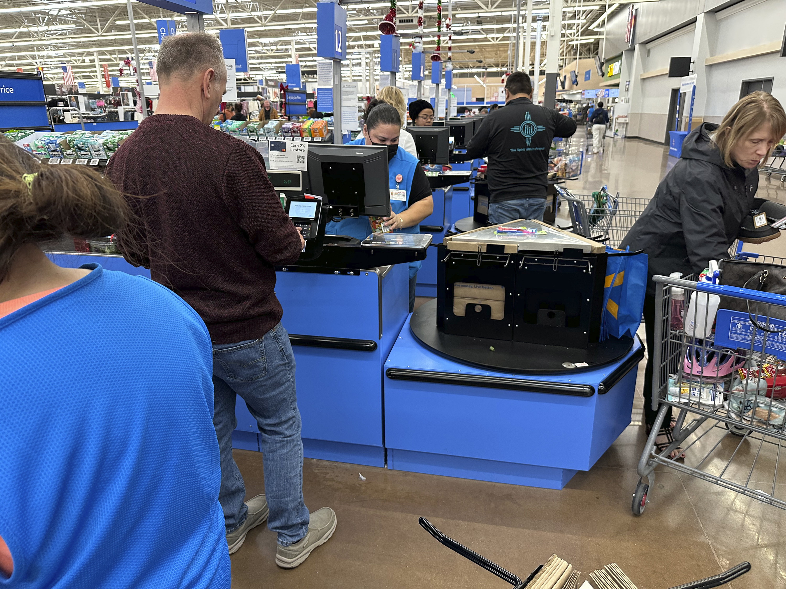El método silencioso que Walmart usa para detectar robos en las cajas de autopago