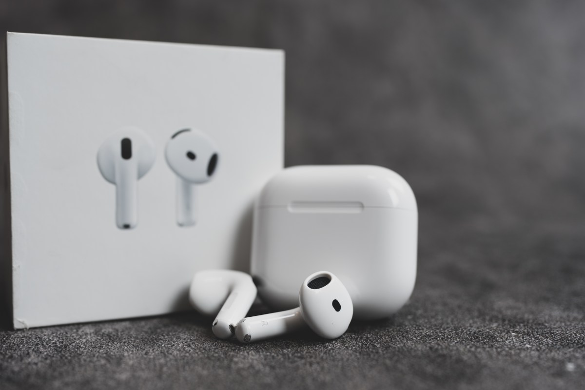 Así puedes limpiar tus AirPods y recuperar su calidad de sonido original