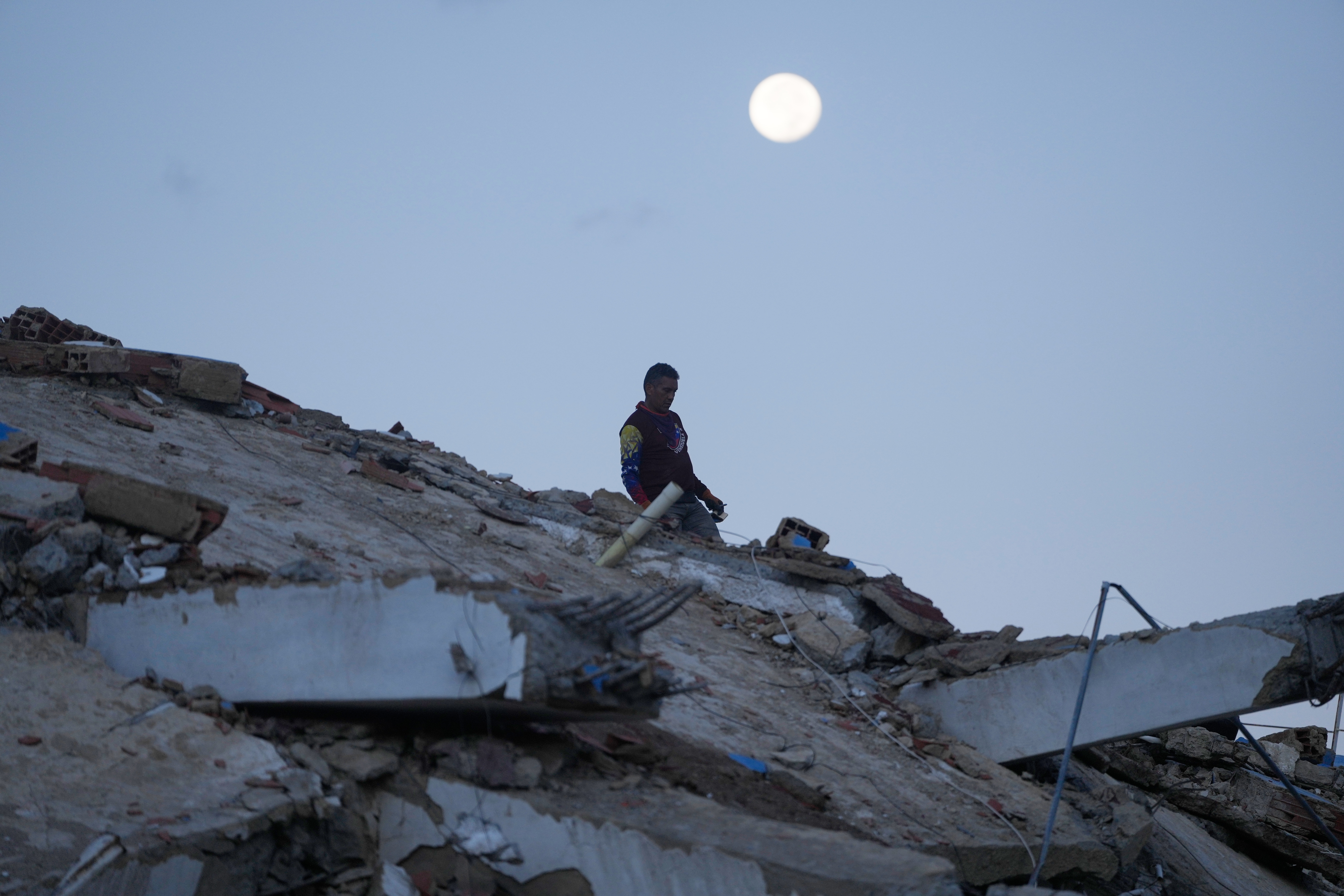 Familias buscan a cerca de 100 deportados tras el terremoto en Venezuela: aún no saben qué ocurrió con ellos