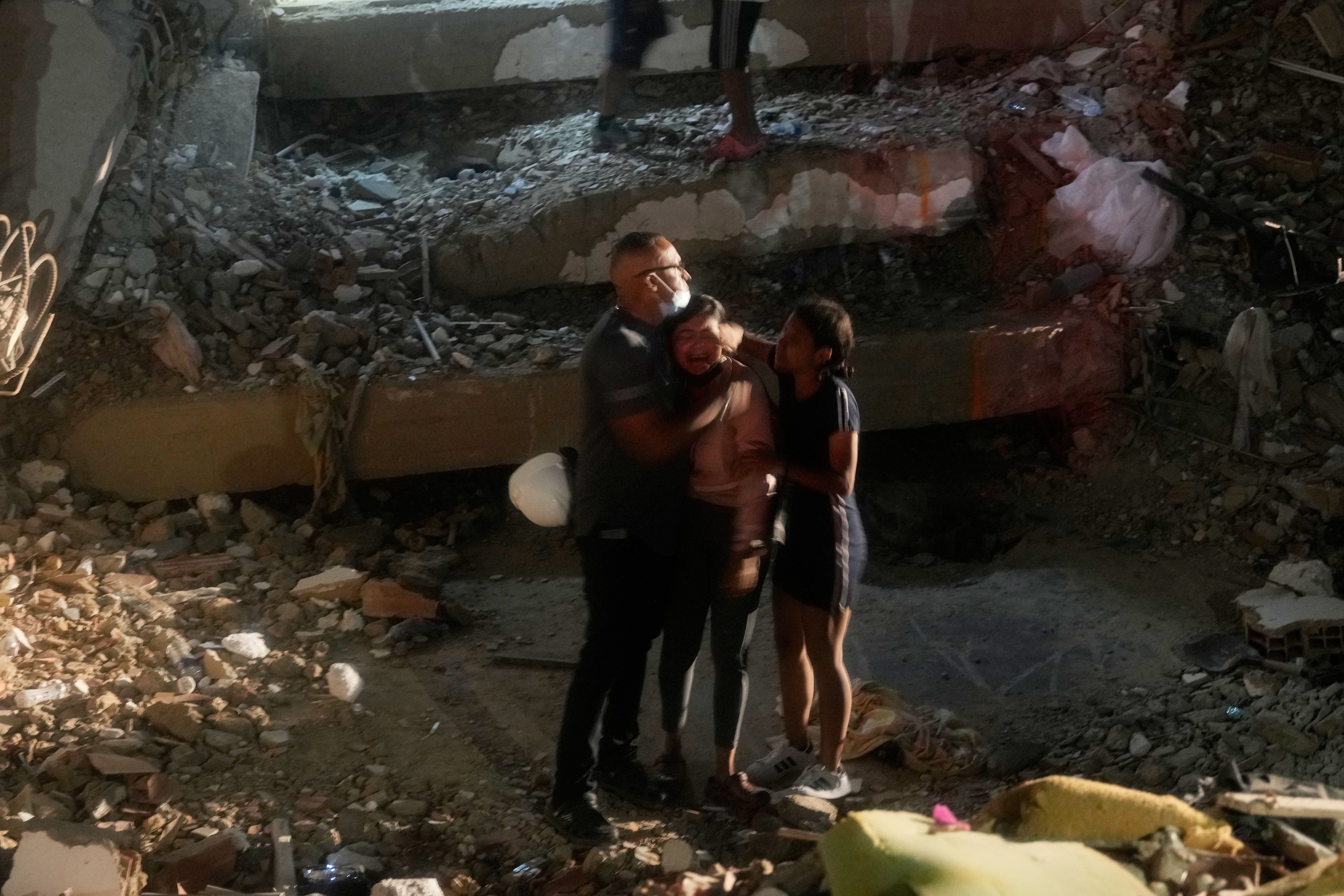 Venezuela actualiza a 3,535 muertos y más de 16,700 heridos tras terremotos