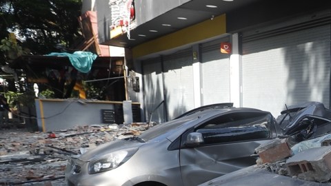 Temblor de 7.4 grados sacude Colombia con graves daños materiales en varias ciudades