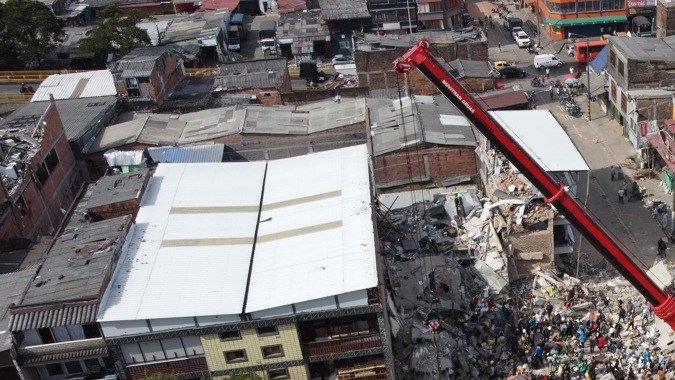 Presidente de Colombia decreta tres días de duelo nacional por fallecidos en el terremoto