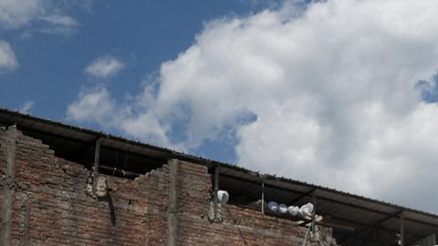 De la Espriella declara "emergencia económica" por terremoto