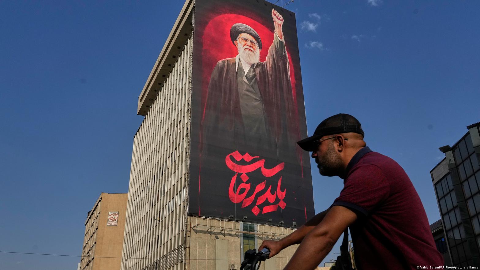 En Irán el contacto con extranjeros podría ser pronto un delito