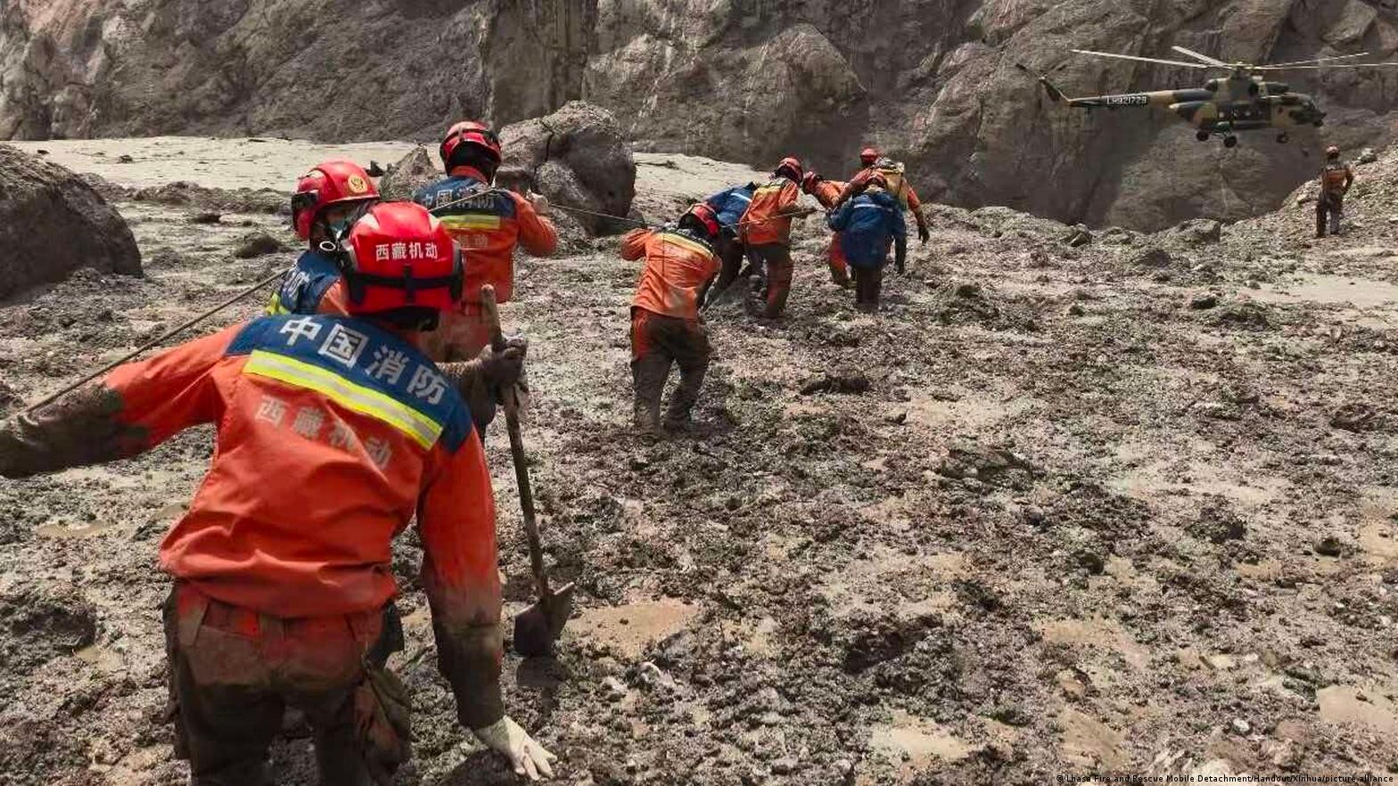 Nepal advierte de una crecida en la zona de la violenta inundación