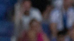 CORNELLÀ DE LLOBREGAT, 16/08/2026.- El centrocampista británico del RCD Espanyol Tyrhys Dolan (i) lucha con Jeremy Toljan, del Levante, durante el partido de la primera jornada de LaLiga que RCD Espanyol y Levante UD disputan hoy domingo en el RCDE Stadium. EFE/Marta Pérez