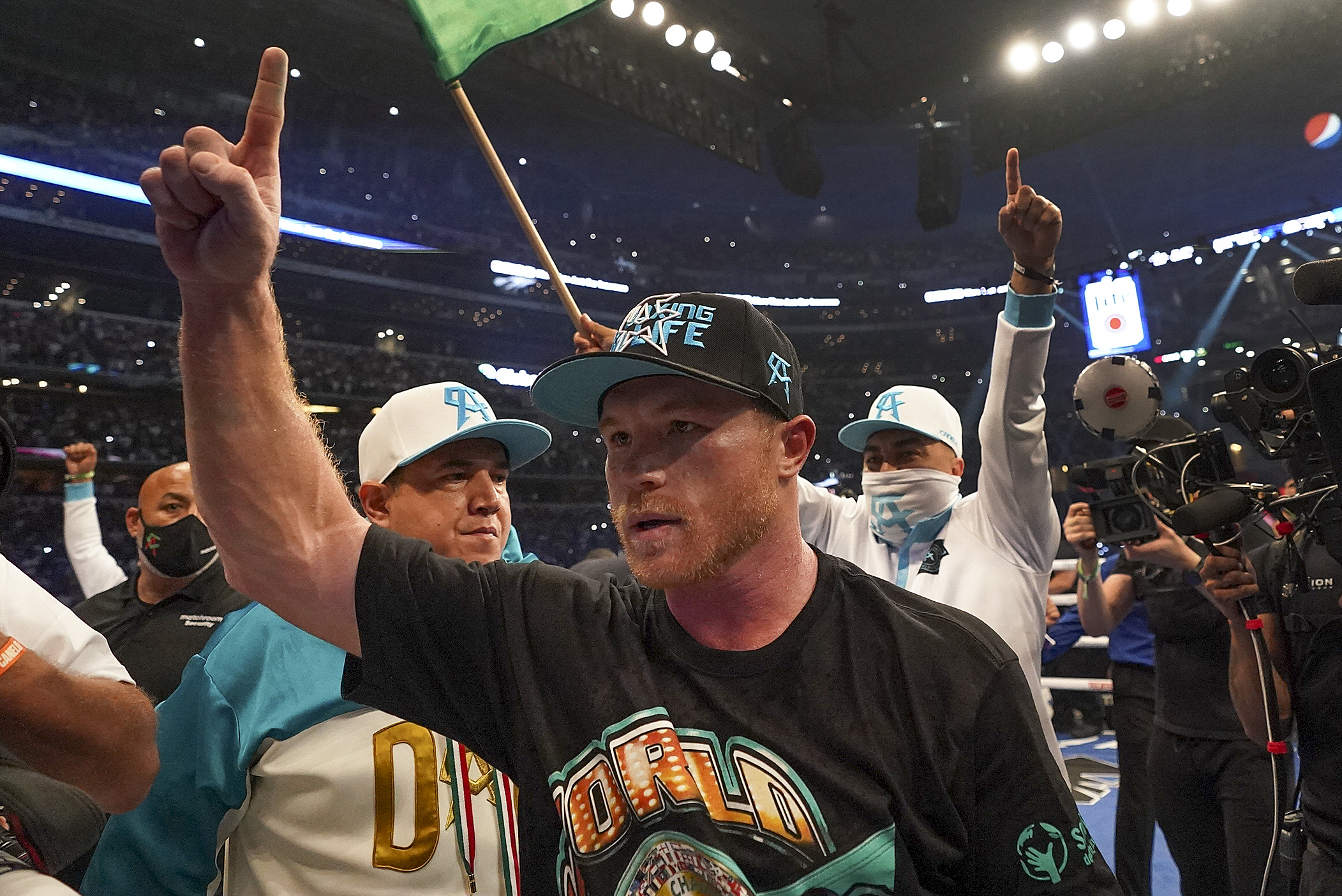 Al Canelo Álvarez le apareció nuevo contendiente con altas aspiraciones