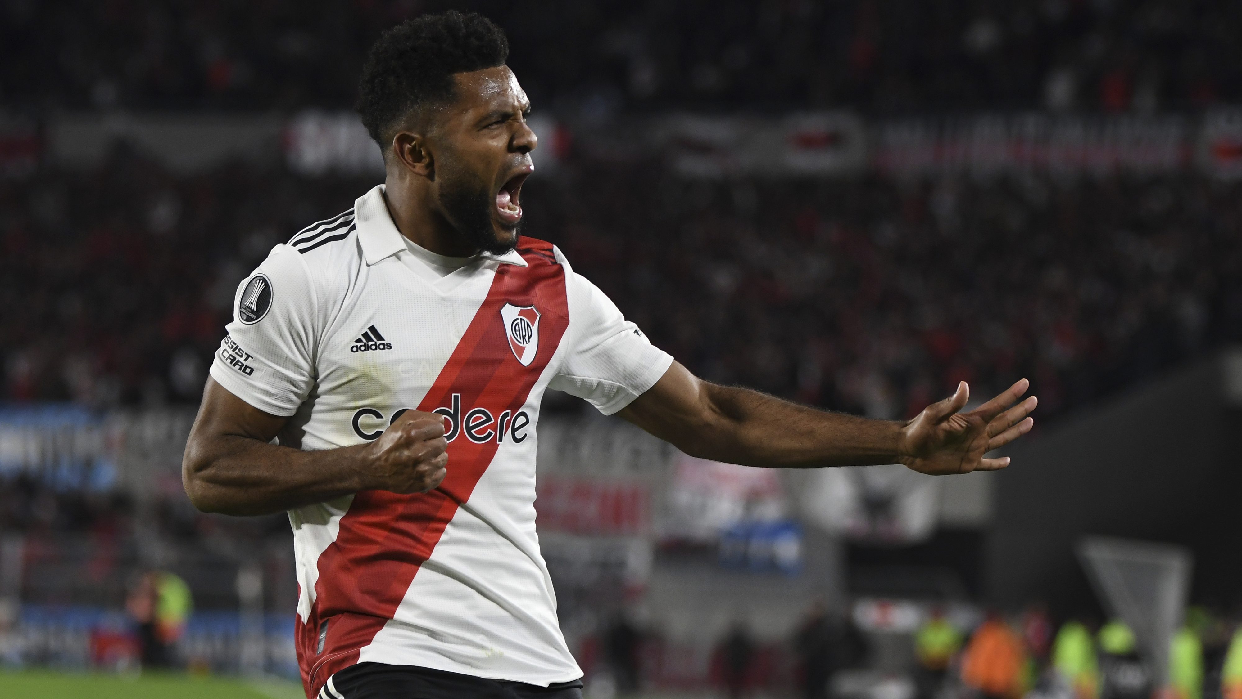 Del Golfo Pérsico aterriza en Coapa el nuevo refuerzo del América que estuvo a punto de jugar en Cruz Azul