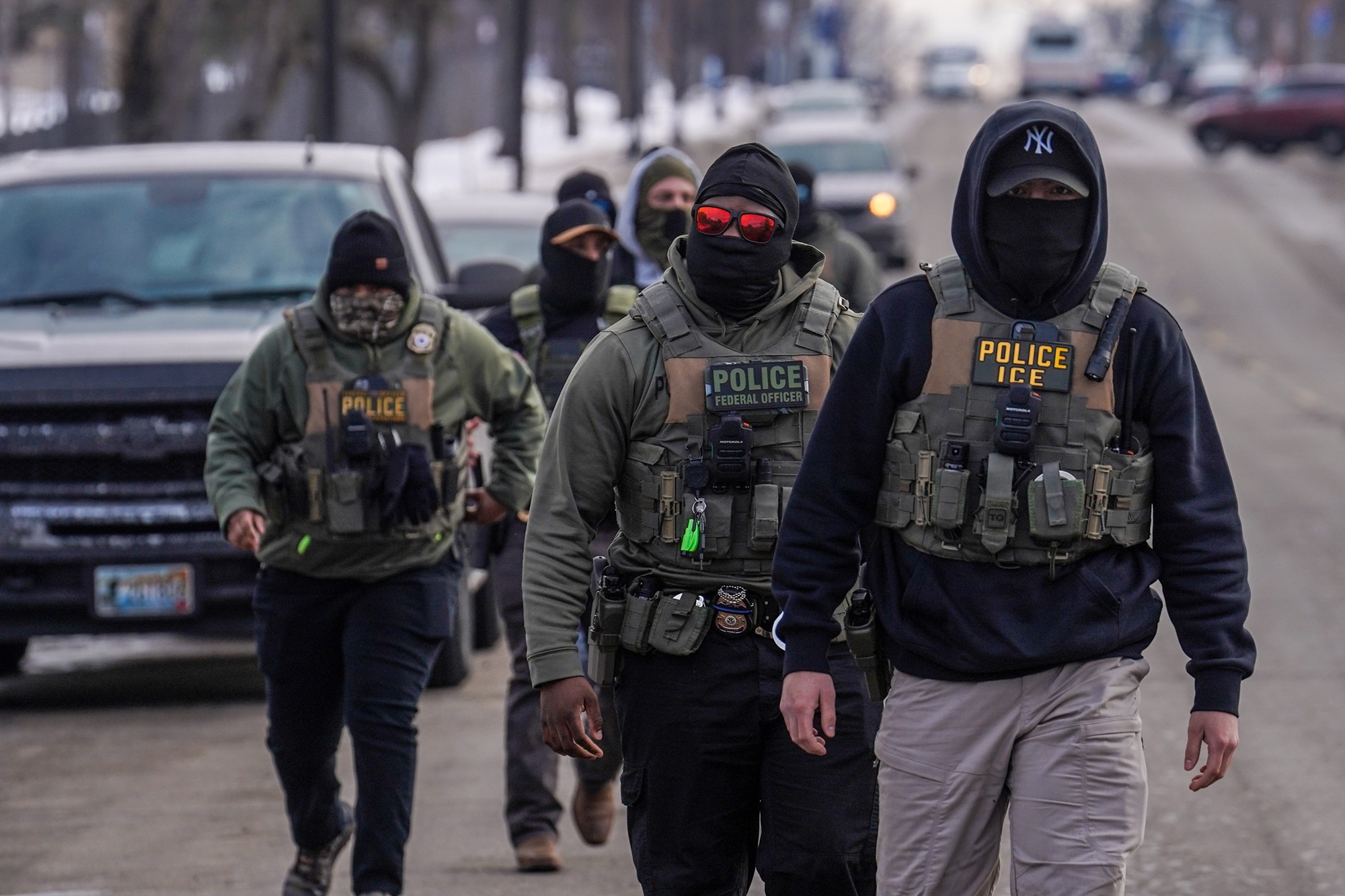 Las deportaciones masivas de ICE tienen un alto costo para la economía de Estados Unidos, advierte reporte
