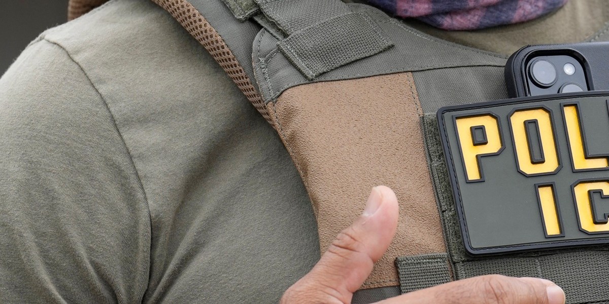 ICE podrá deportar en forma acelerada a inmigrantes que tenían 'parole'.