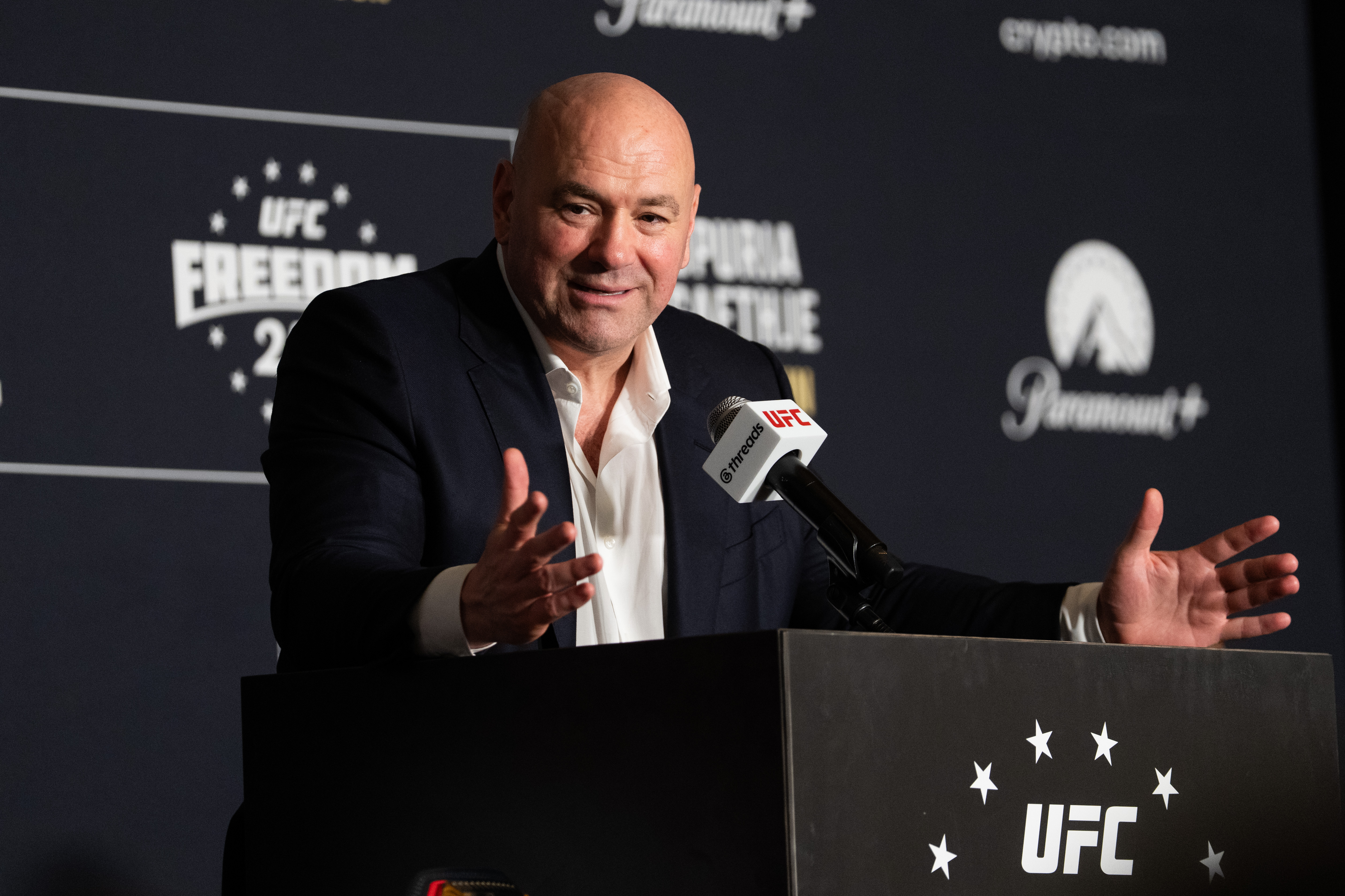 Dana White critica duramente las peleas de preparación de Joshua y Fury