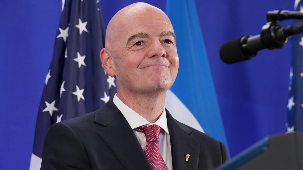 La historia del polémico plan: Cómo Infantino casi vende al “diablo” la estabilidad de la FIFA