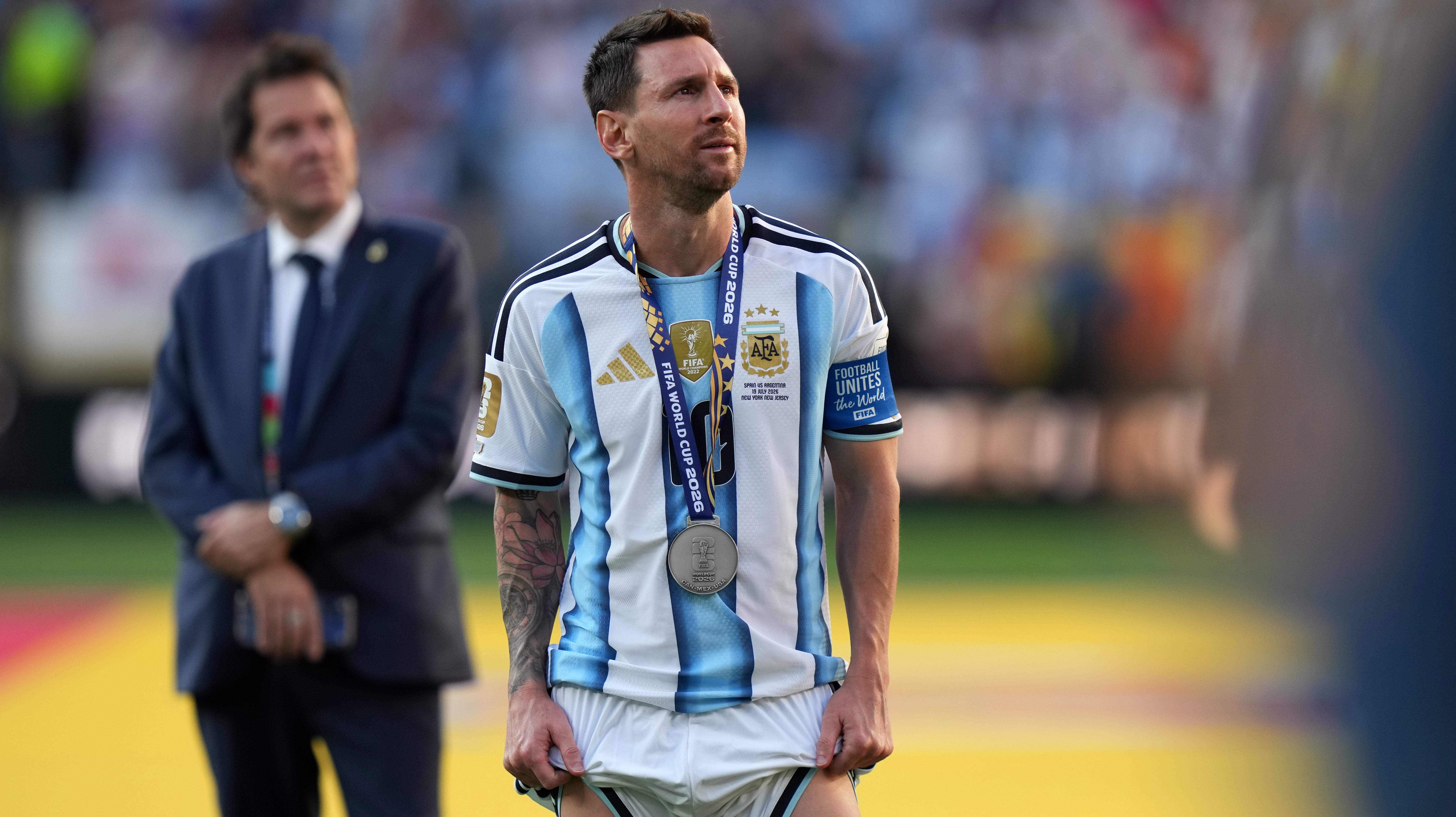 Messi se despide públicamente de su padre y revela que siente dudas de seguir en el fútbol