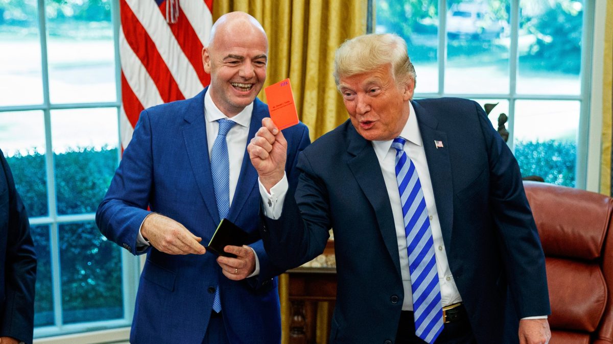 Donald Trump sale en defensa de Gianni Infantino