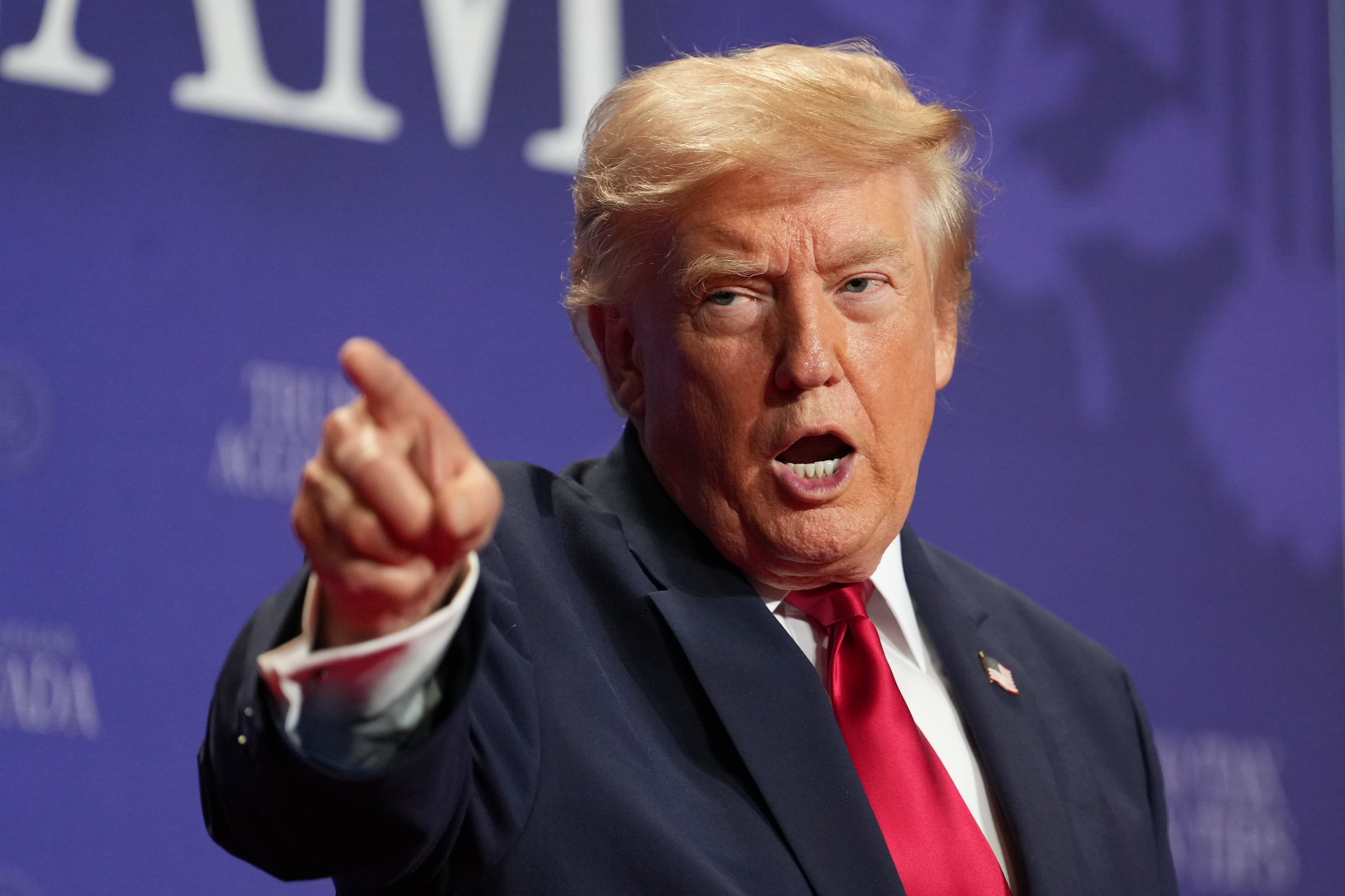 Trump insiste en que EE.UU. tiene una “enorme cantidad de municiones” para seguir con la ofensiva en Medio Oriente