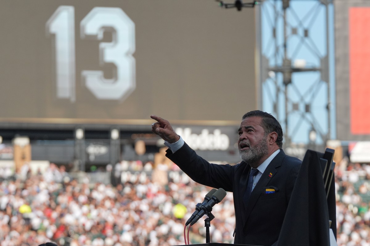 White Sox retiraron el número de Ozzie Guillén, el primer mánager latino en ganar la Serie Mundial