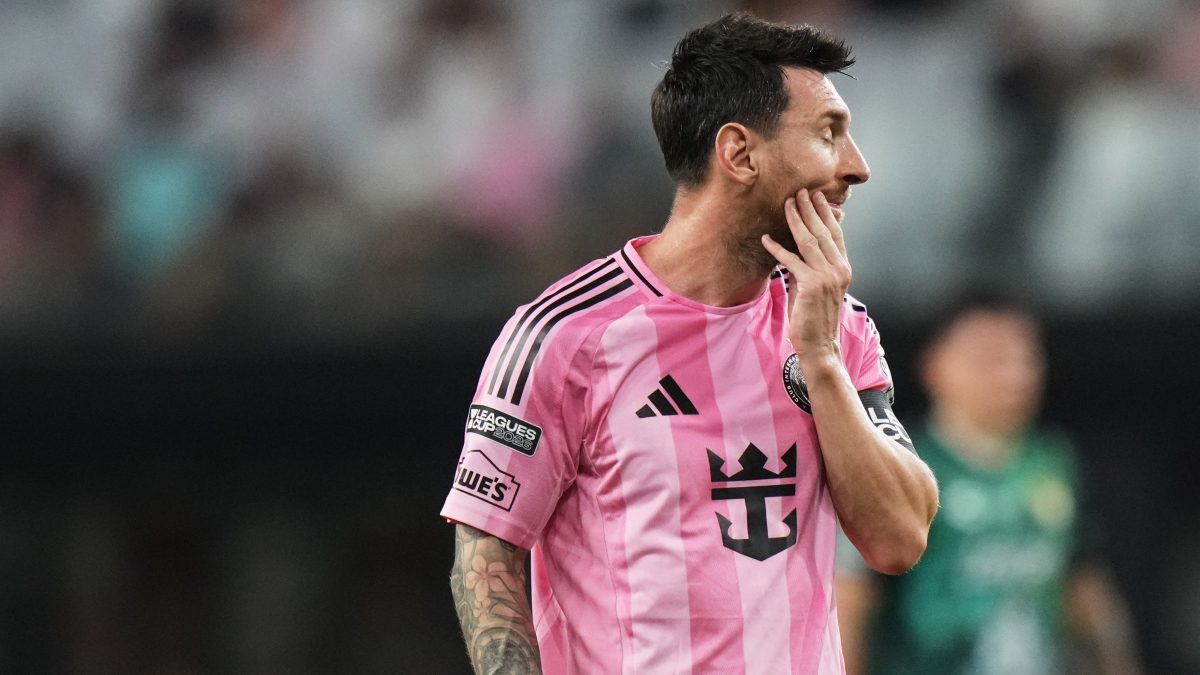 Casemiro reacciona al regreso de Messi a las canchas tras la muerte de su padre