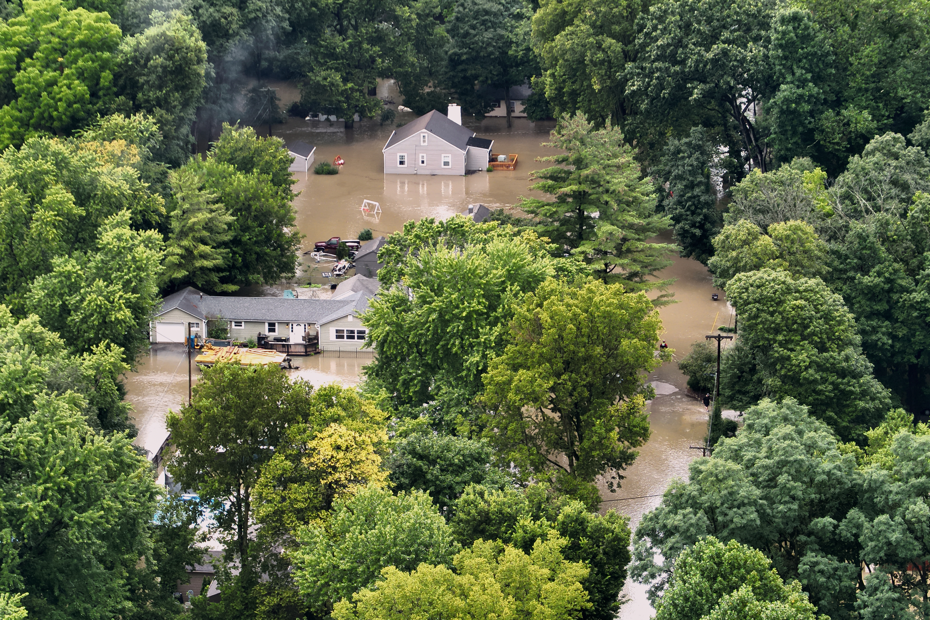 Indiana enfrenta sus peores inundaciones en décadas: seis muertos y miles de afectados