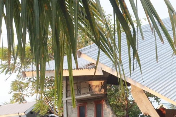 Indonesia sube a más de 50 los muertos tras el terremoto de 7.7 grados