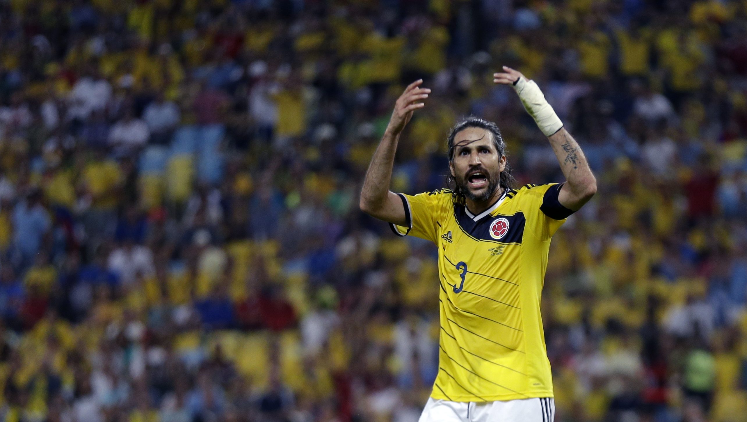 Leyendas del fútbol colombiano se unirán en partido a beneficio tras el terremoto