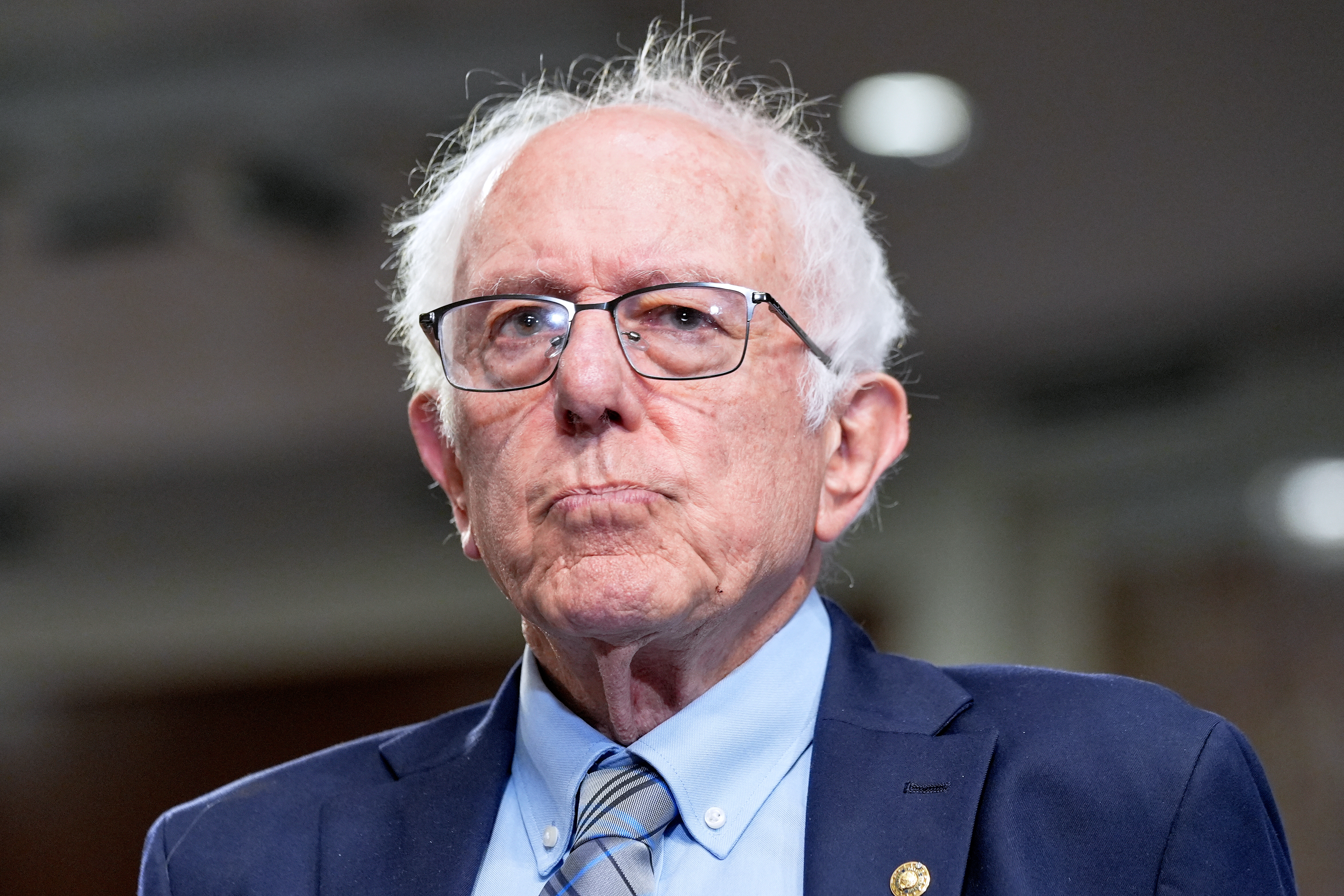 Bernie Sanders propone ley para proteger al Seguro Social de deudas estudiantiles
