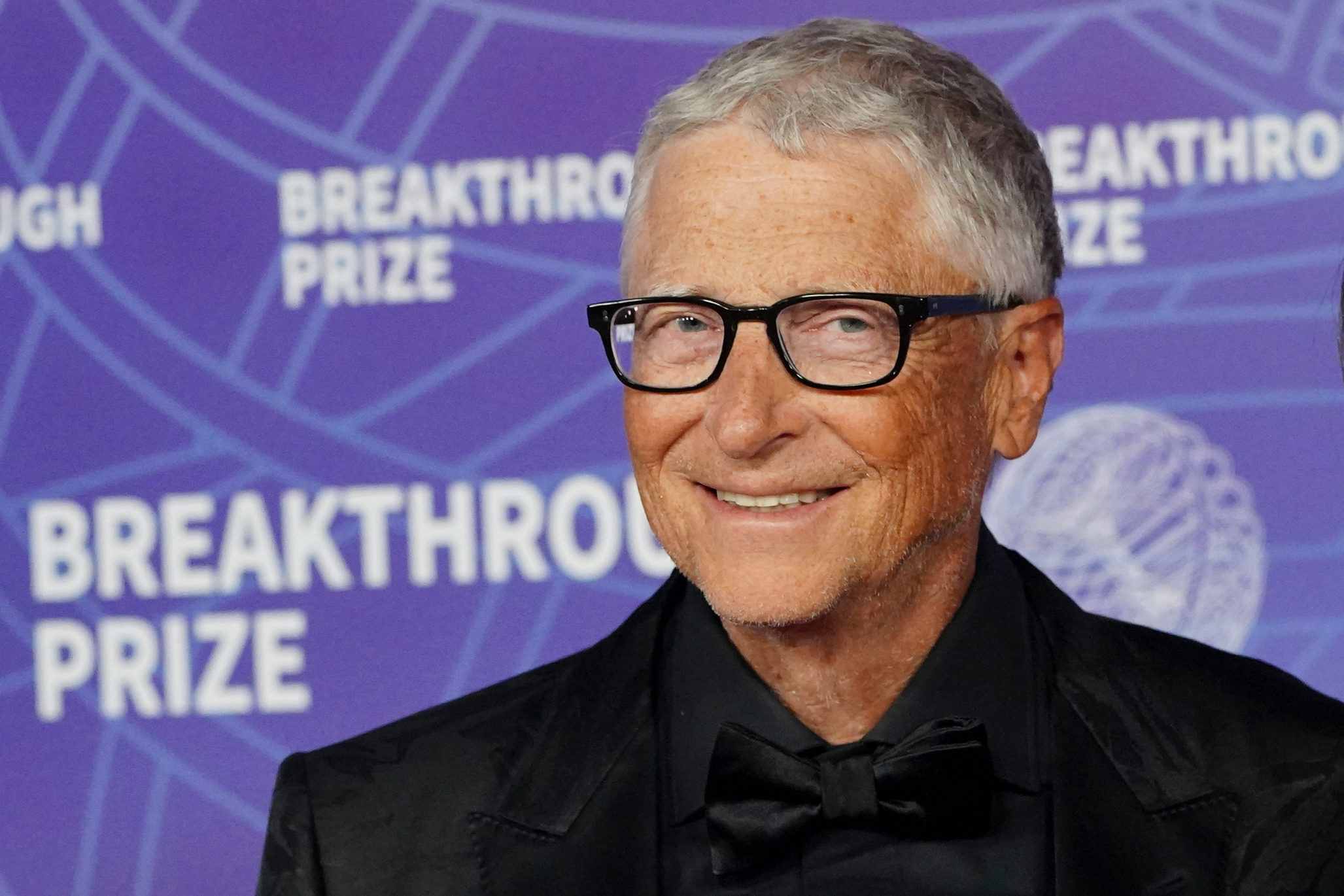 Bill Gates advierte sobre cómo la IA afectará el empleo en EE.UU.