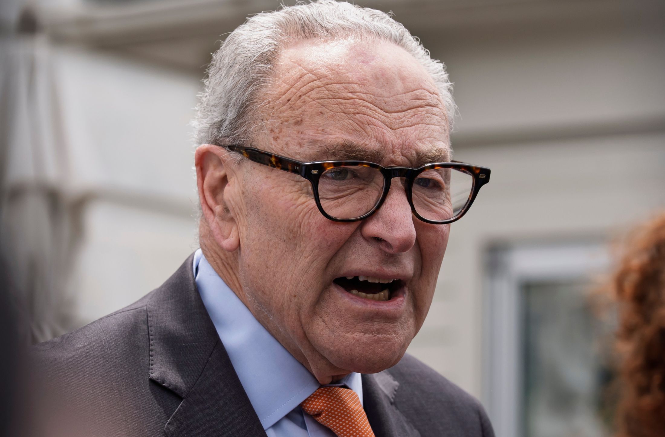 Schumer acusa que Todd Blanche favorece a Trump y no debe ser fiscal general