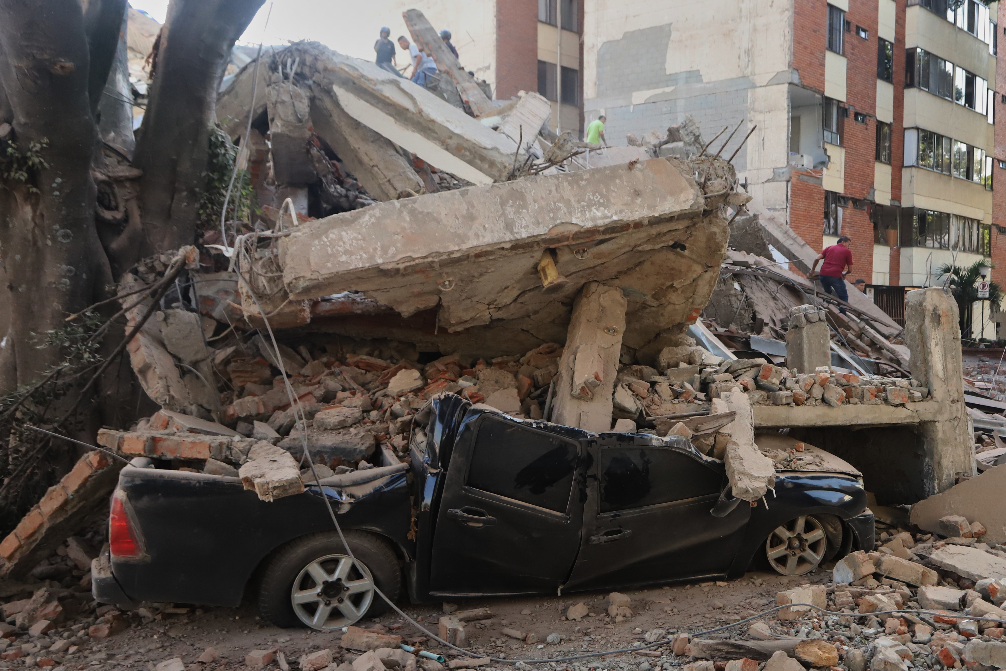 Terremoto de 7.4 sacude Colombia: impactantes imágenes de la destrucción
