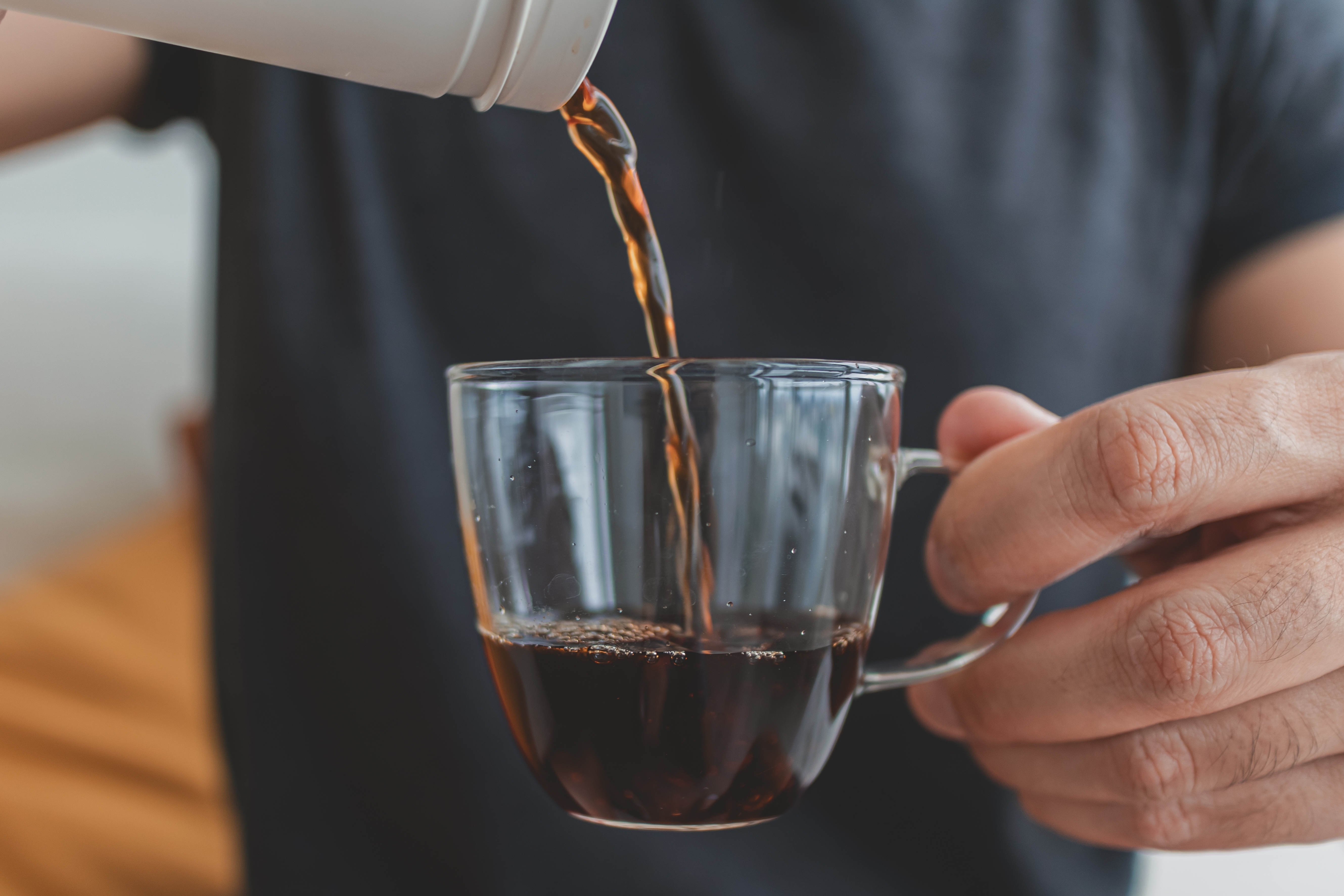 ¿Realmente merece la pena dejar el café? Expertos aclaran cuándo NO es necesario