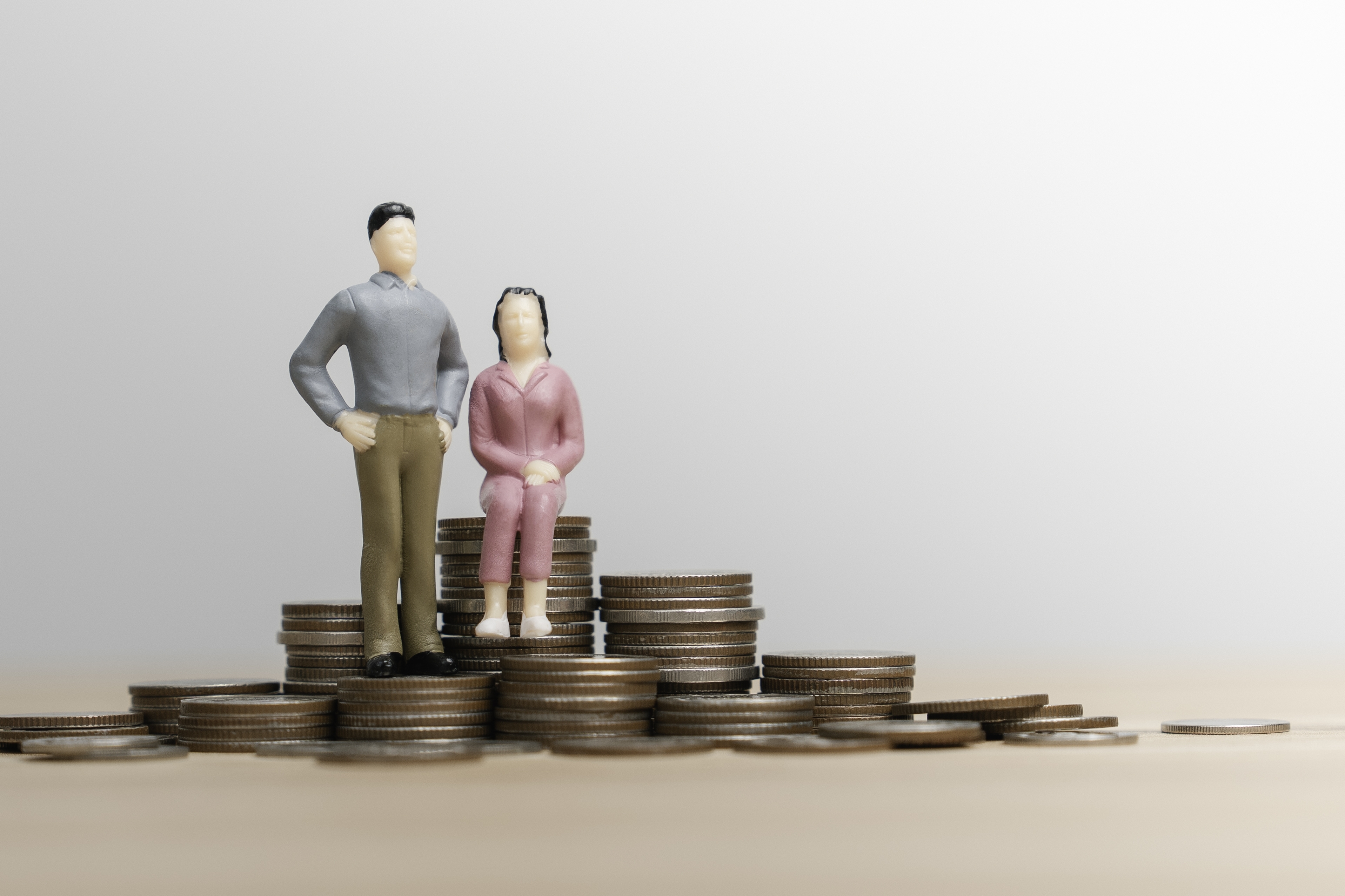 Qué pasa con el dinero de una cuenta de ahorros conjunta cuando uno de los titulares fallece
