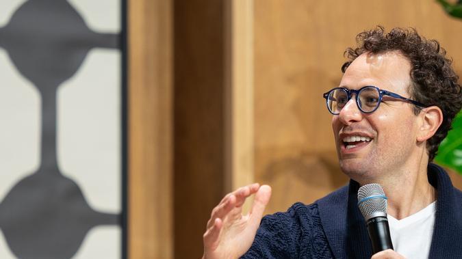 Dario Amodei, director ejecutivo de Anthropic, respaldó una petición para frenar el avance de la IA de frontera.