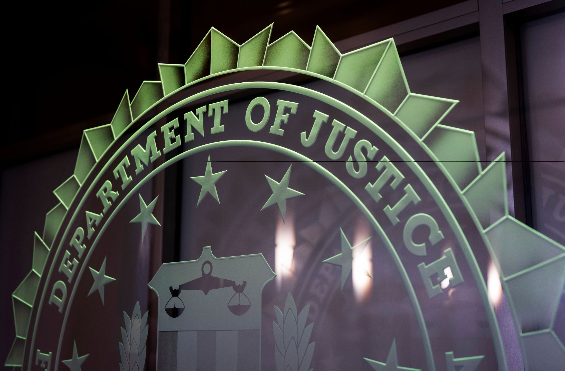 DOJ abre la puerta a blindar a asesores externos de Trump con el privilegio ejecutivo