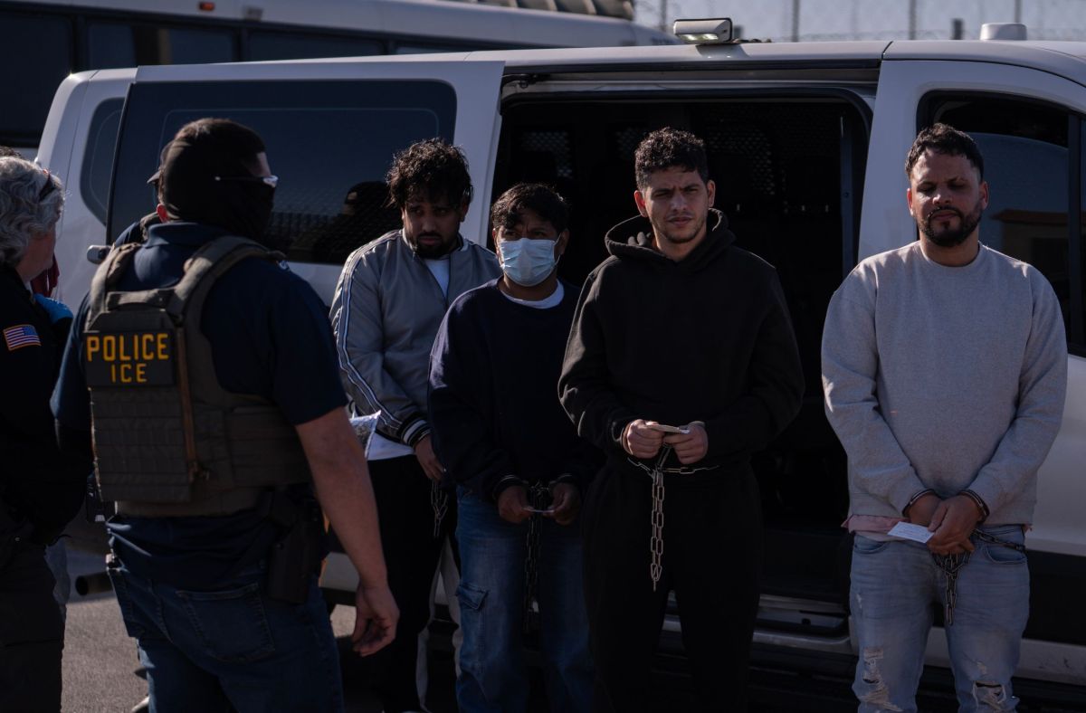 Corte frena desafío a la ley que Trump invocó para deportar inmigrantes
