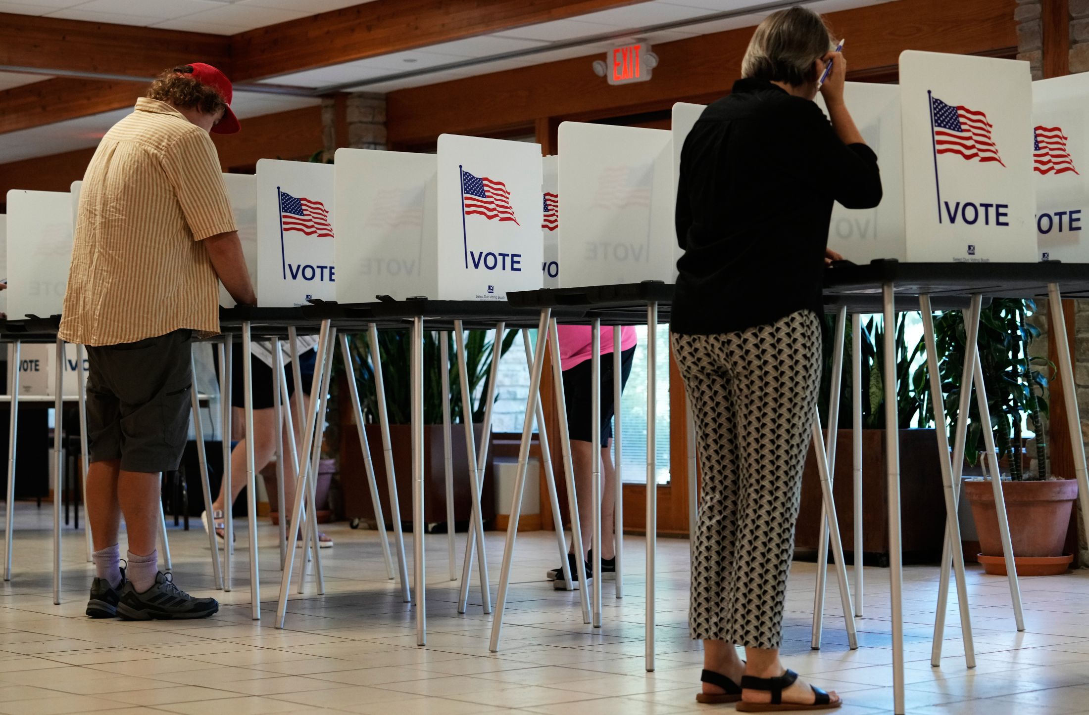 Trump abre la puerta a una emergencia nacional para intervenir en las elecciones de 2026