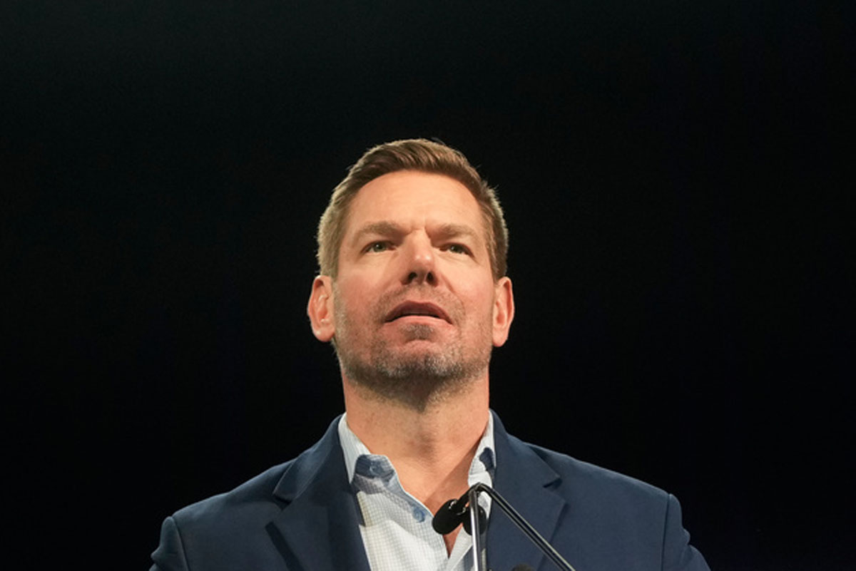 Se revela que el demócrata Eric Swalwell sostuvo "encuentros íntimos" con una presunta espía china