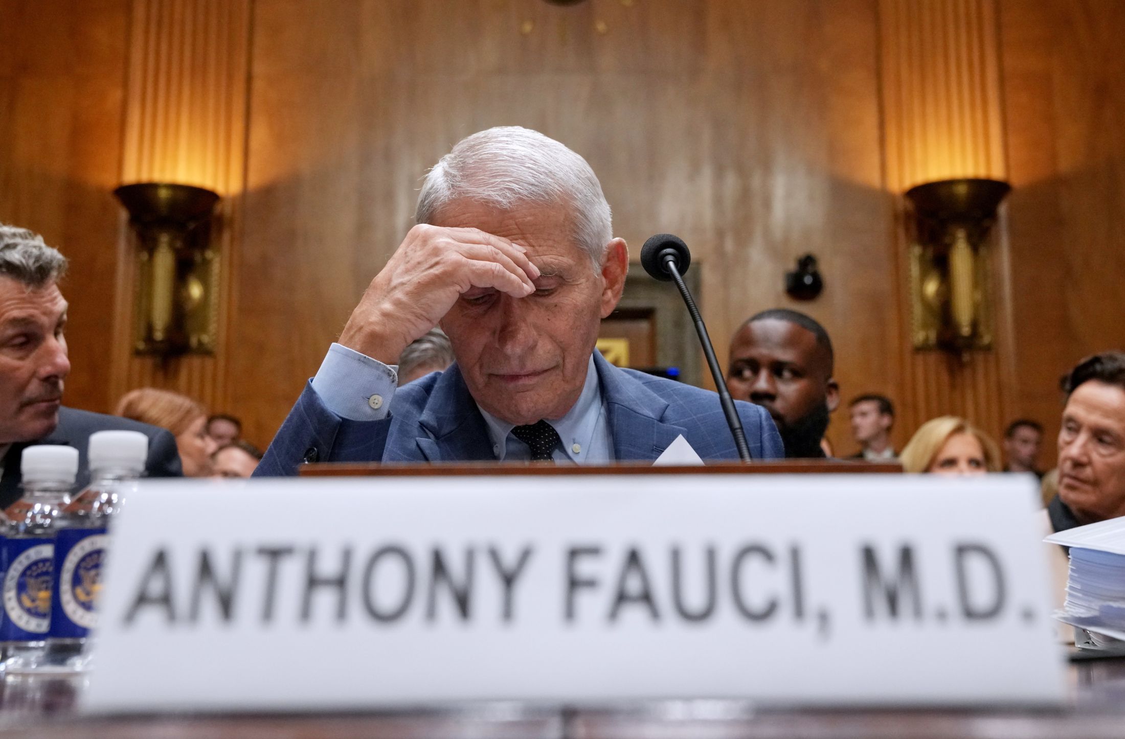 Fauci invoca la Quinta Enmienda más de 100 veces; Senado buscaría actuar en su contra