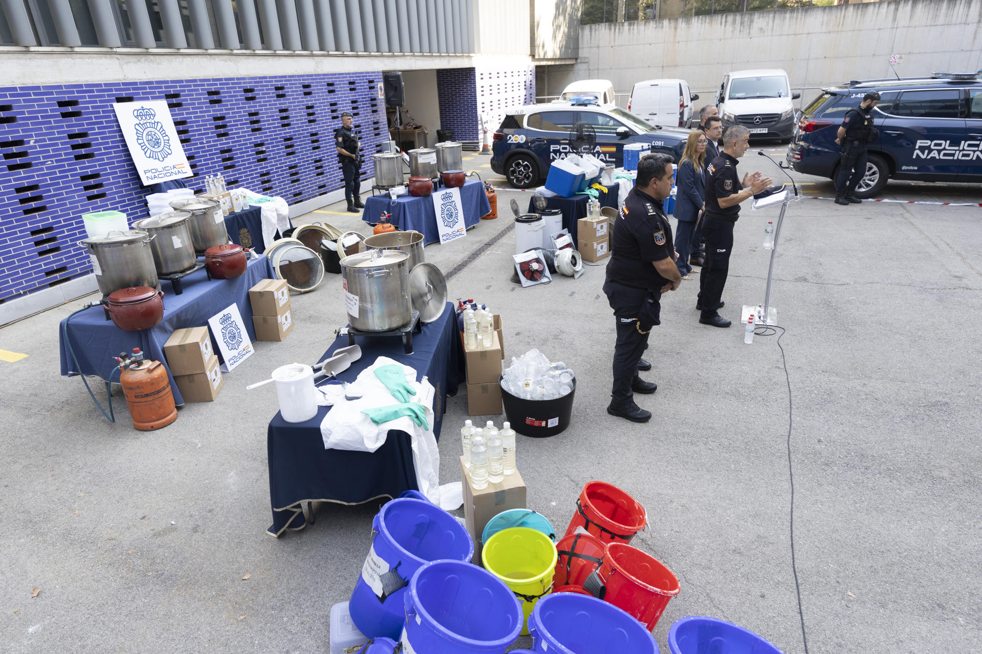 Golpe al CJNG en Europa: decomisan 2.5 toneladas de metanfetamina y arrestan a 13 personas