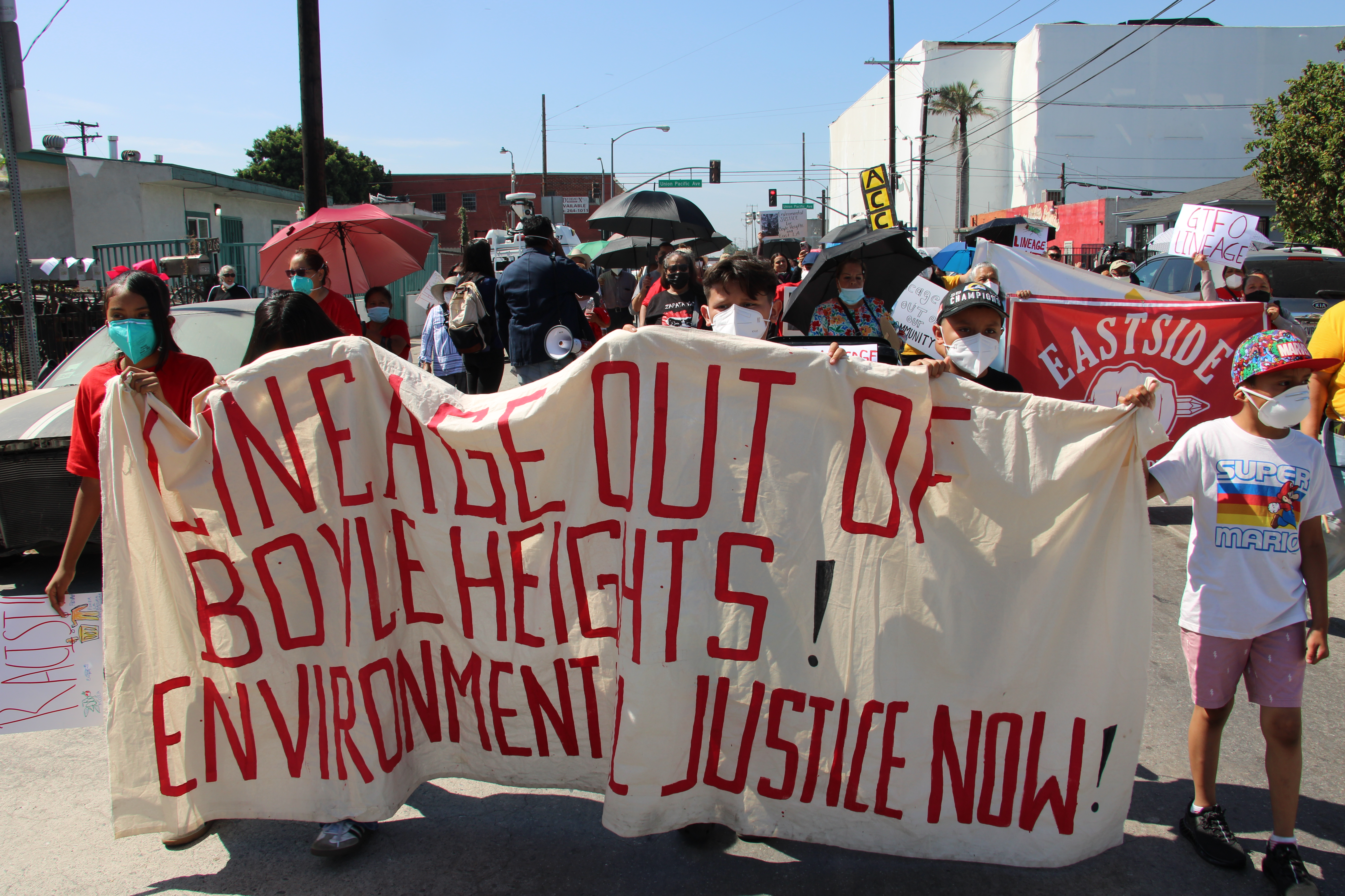 Residentes de Boyle Heights advierten que no votarán por Bass si Lineage sigue operando en la zona