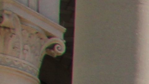 Con copias de documentos financieros de José Ugarte, el grupo manifestante pidió a la Comisión de Ética de la ciudad investigar al candidato a concejal de Los Ángeles.