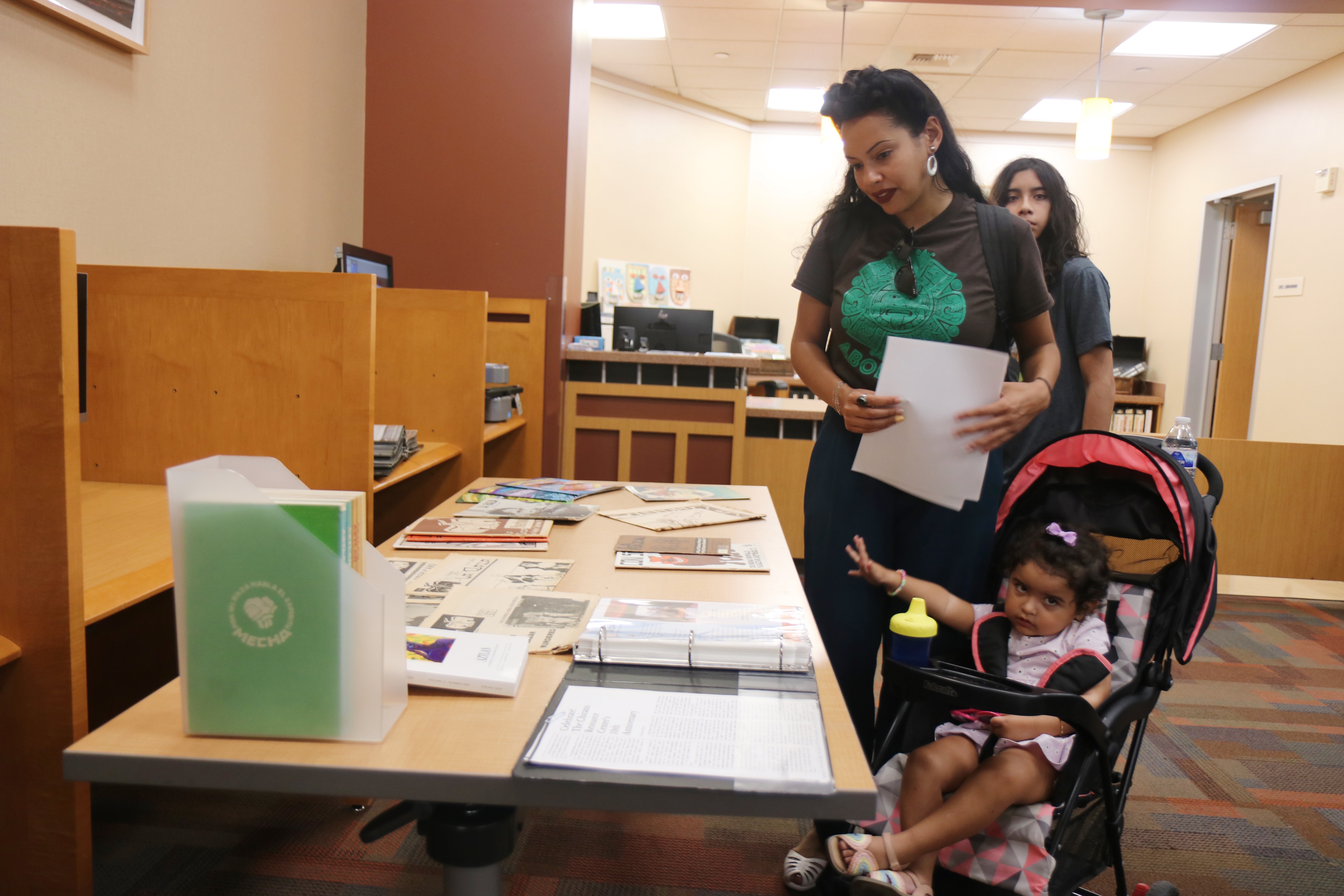 La Biblioteca Pública de Los Ángeles celebra 50 años de preservación de la historia y la cultura chicana