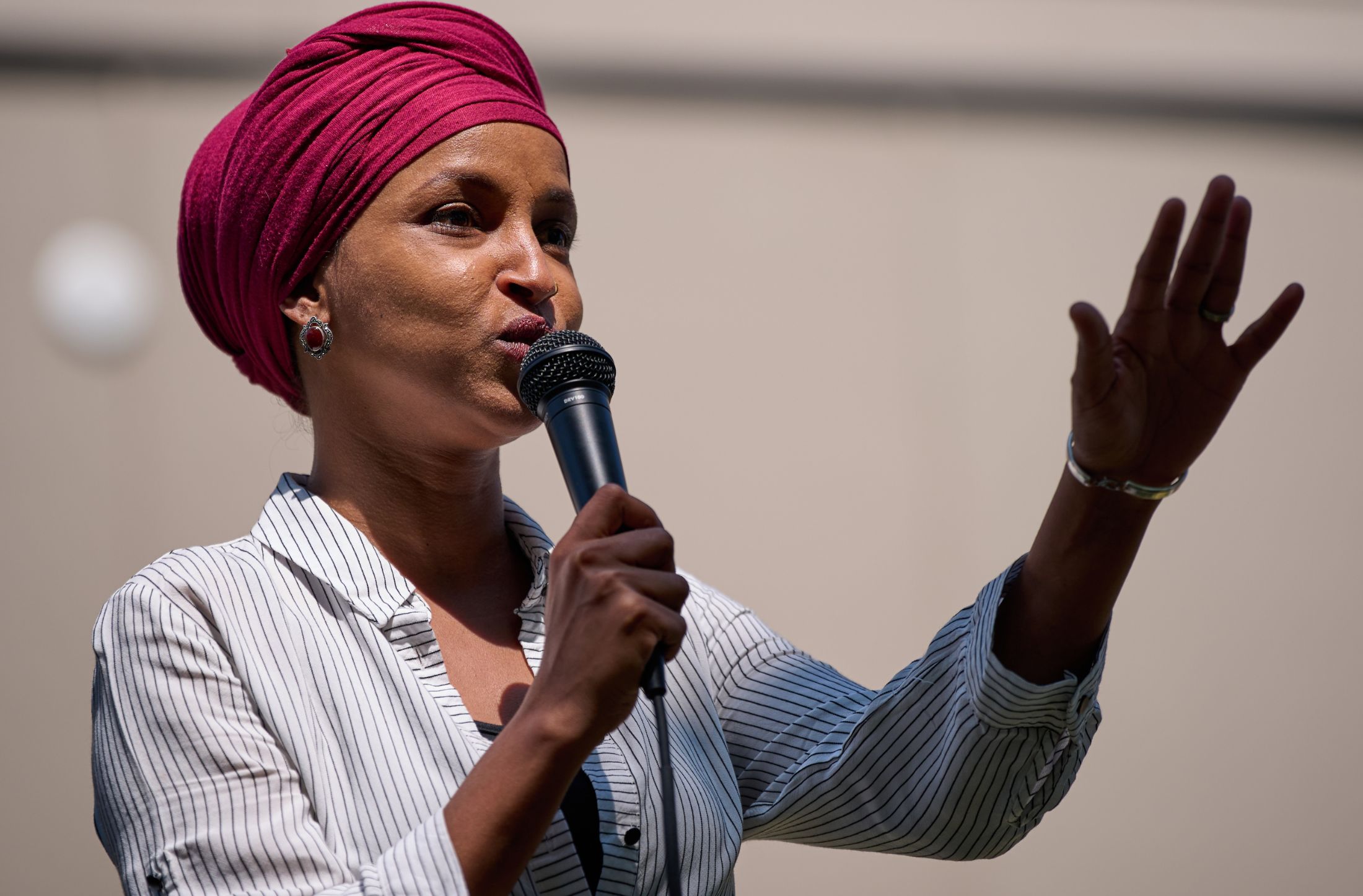 Ilhan Omar pregunta si Trump utilizó a ICE para vigilarla durante un evento en Minnesota