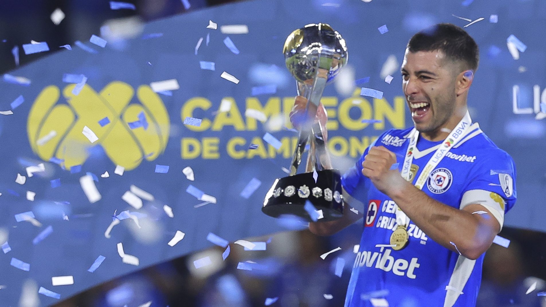 Cruz Azul confirma que Erik Lira se va al Mónaco