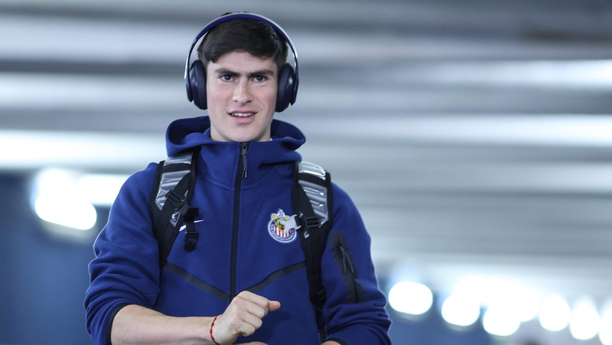 Chivas y Olimpiakos firman un ventajoso acuerdo por la Hormiga González