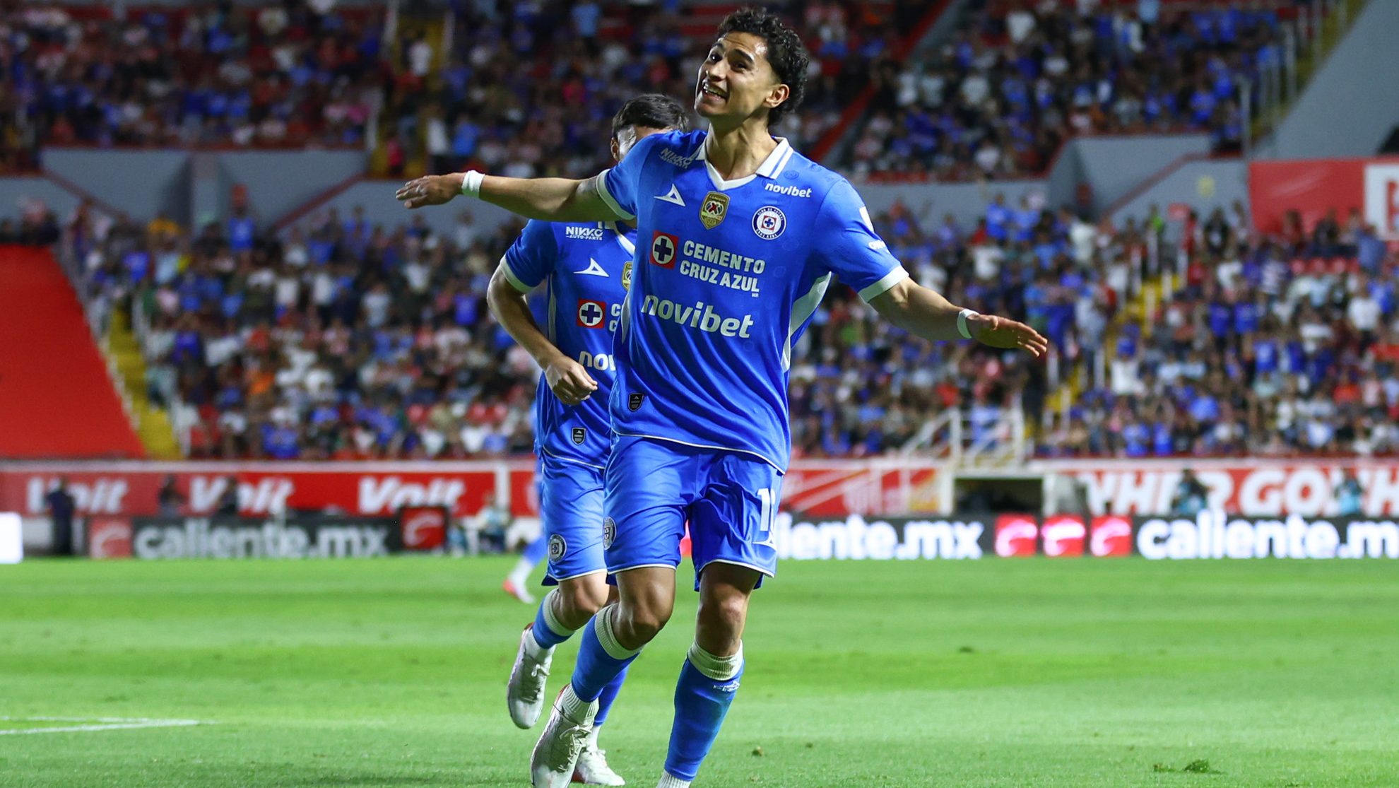Golazos de Jeremy Márquez, Nico Ibáñez y Ditta le dan oxígeno a Joel Huiqui en Cruz Azul