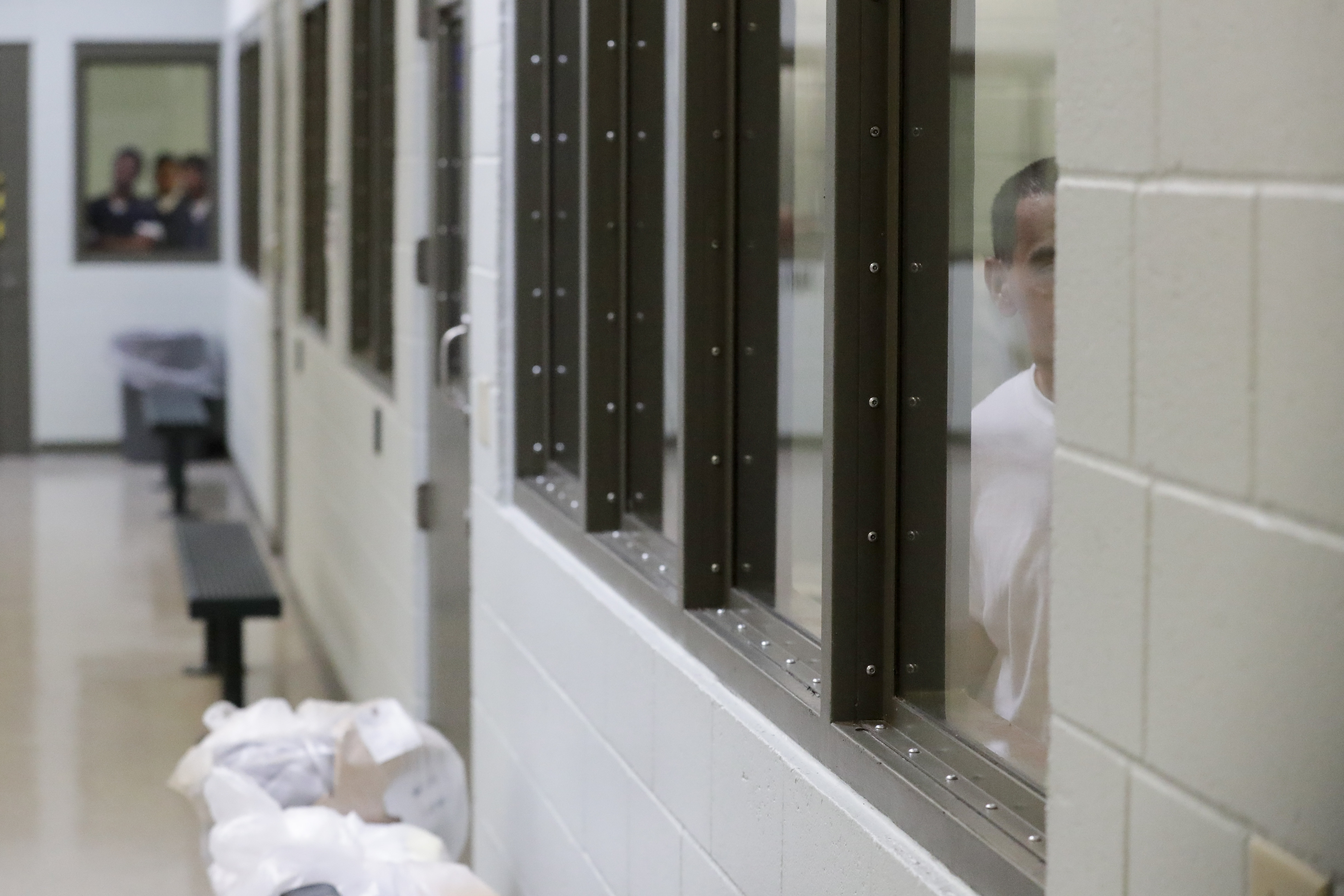 Juez bloquea deportación de hombre de Los Ángeles detenido por ICE