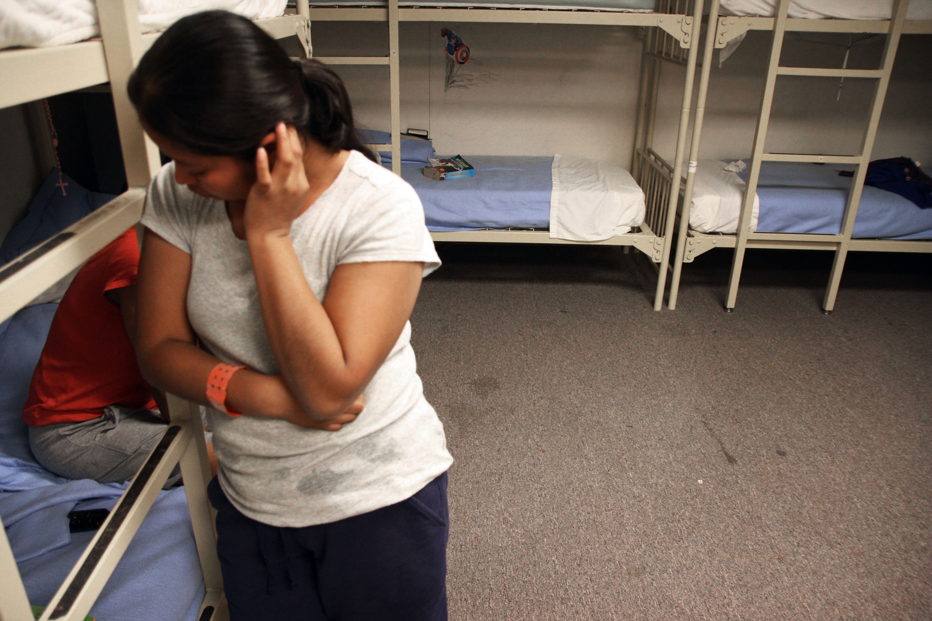 Expertos advierten sobre estafas de falsos abogados a inmigrantes en California