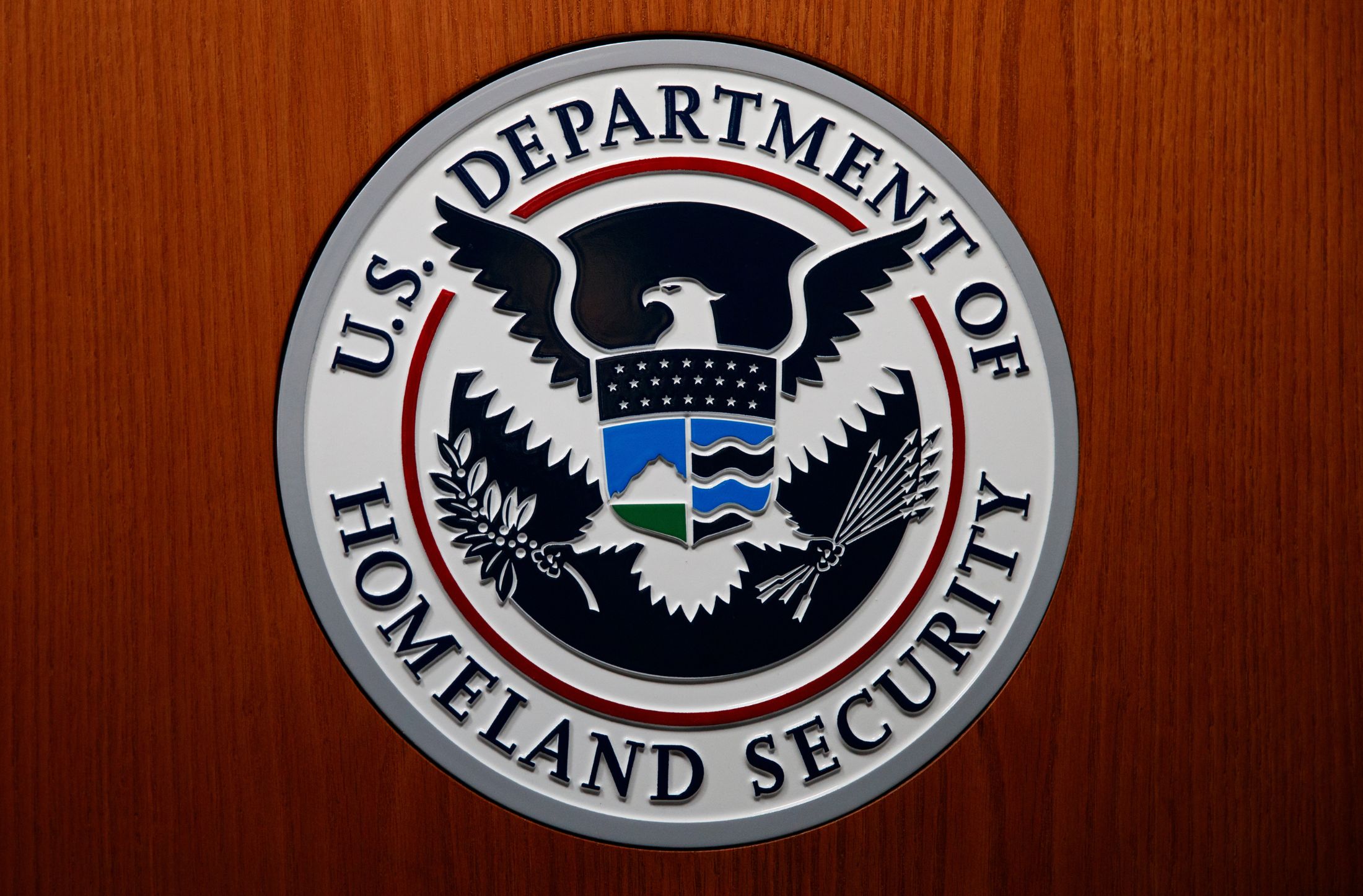 “Lo peor de lo peor”: 128 exjueces denuncian al abogado de DHS por atacar a jueces federales