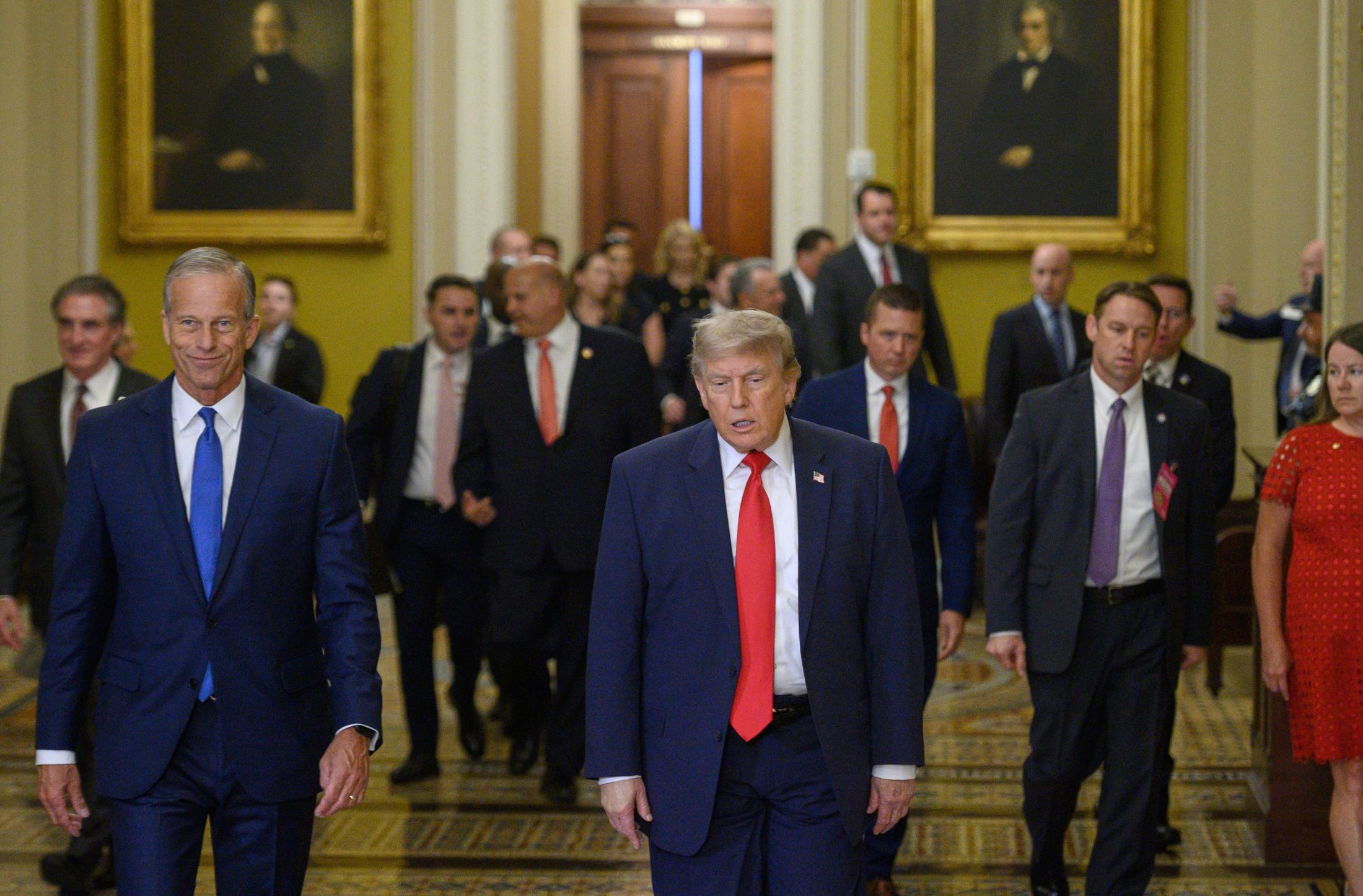 Trump desafía al Senado: busca horario de verano fijo, pero líderes republicanos se oponen